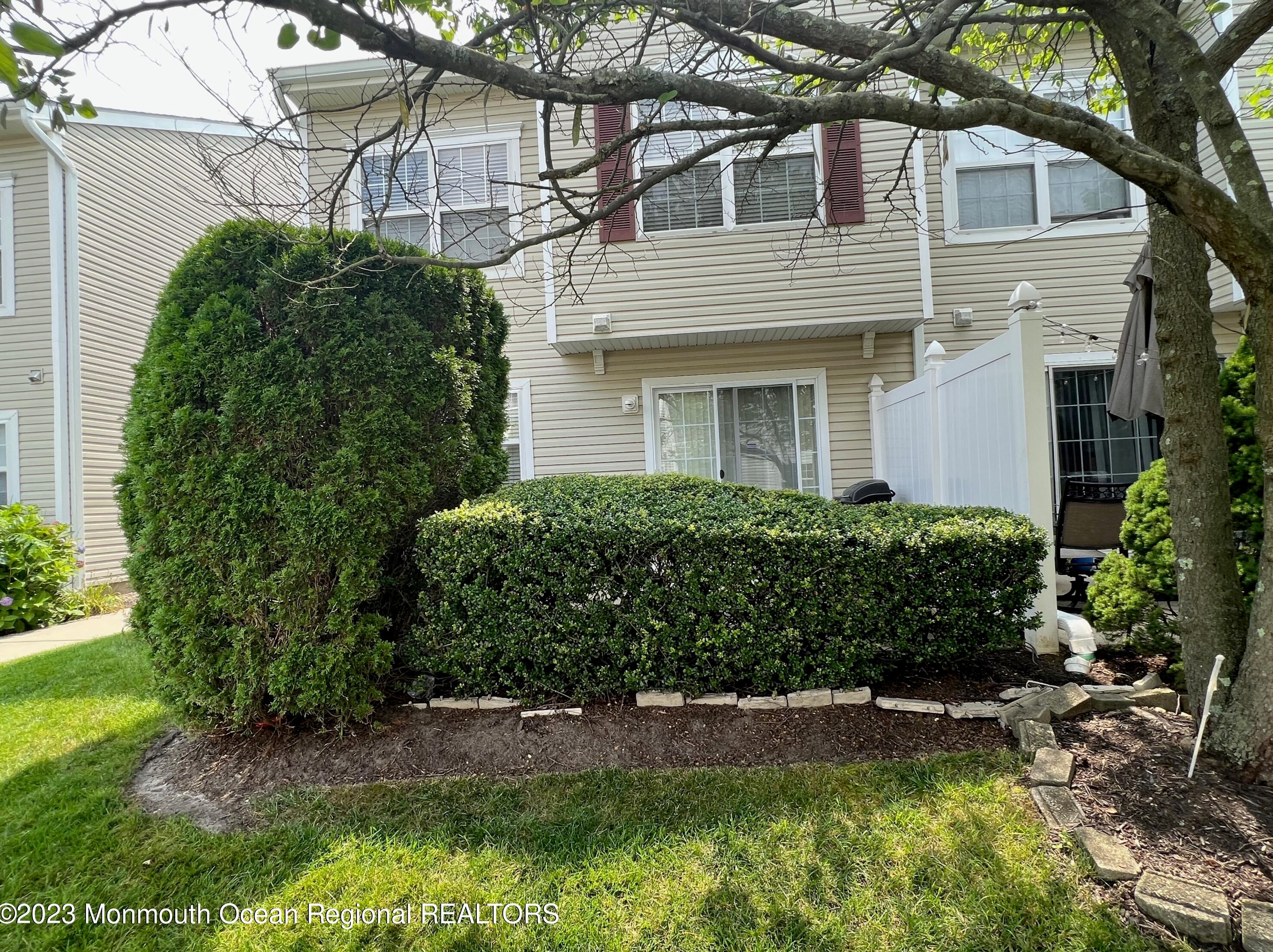 57 Winged Foot Ct, Wall Township, NJ 07731-5018