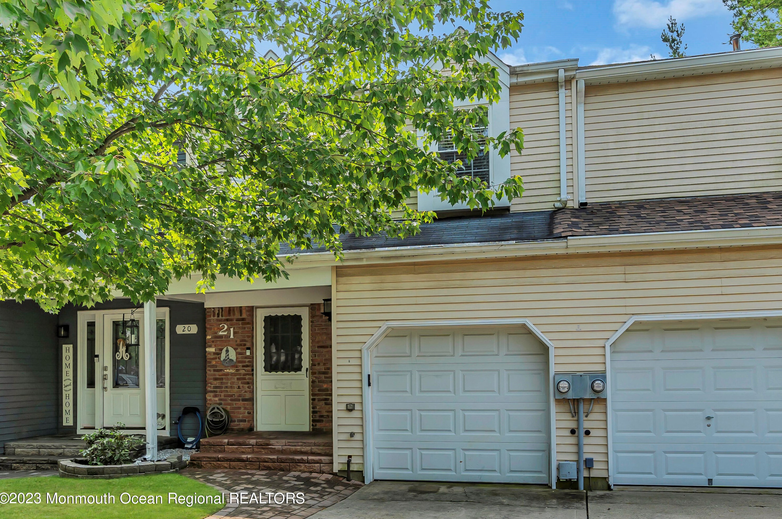 21 Bramble Ln, Matawan, NJ 07747-3802