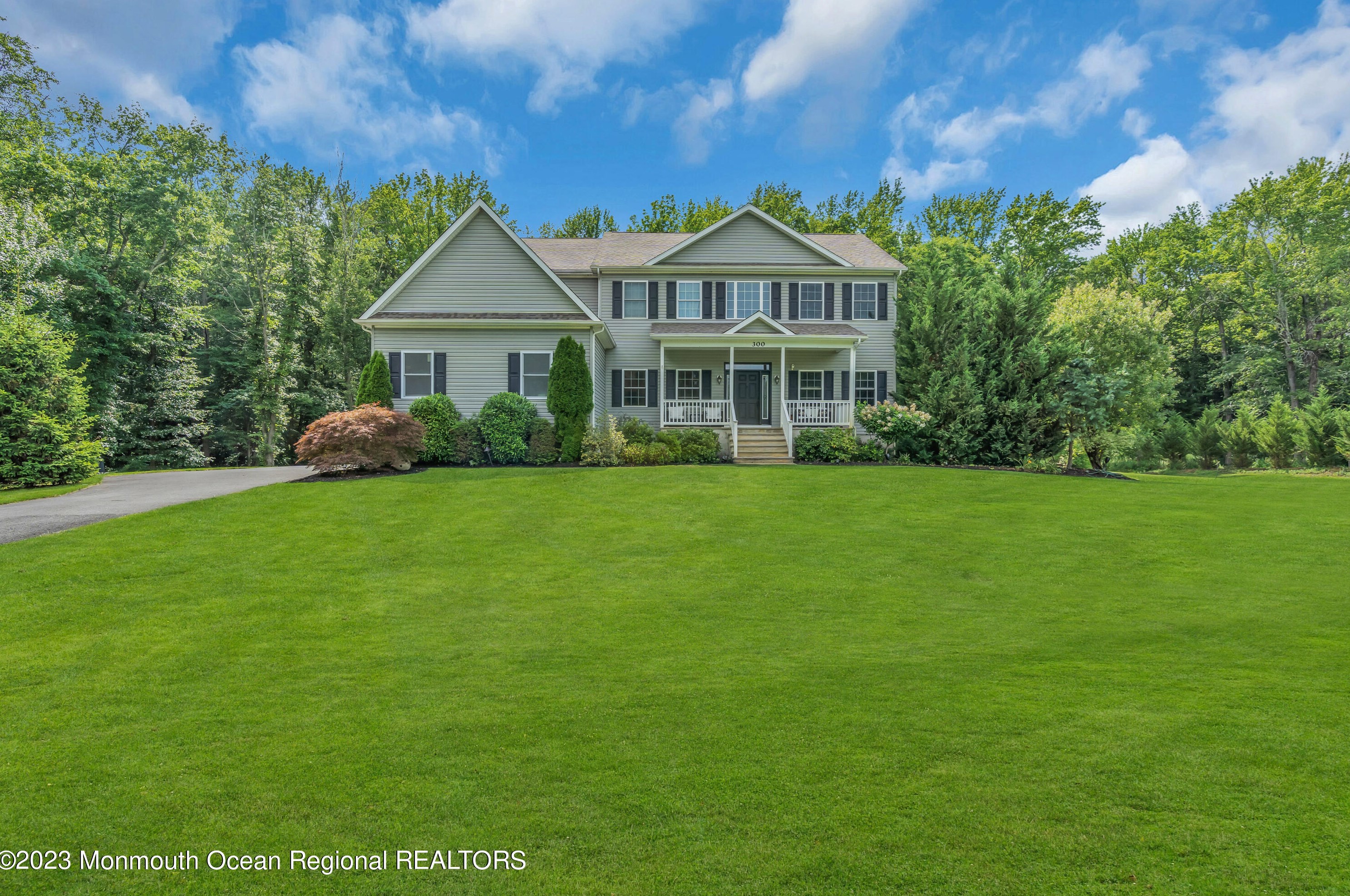 300 Gold Ct, Millstone Township, NJ 07726-4018
