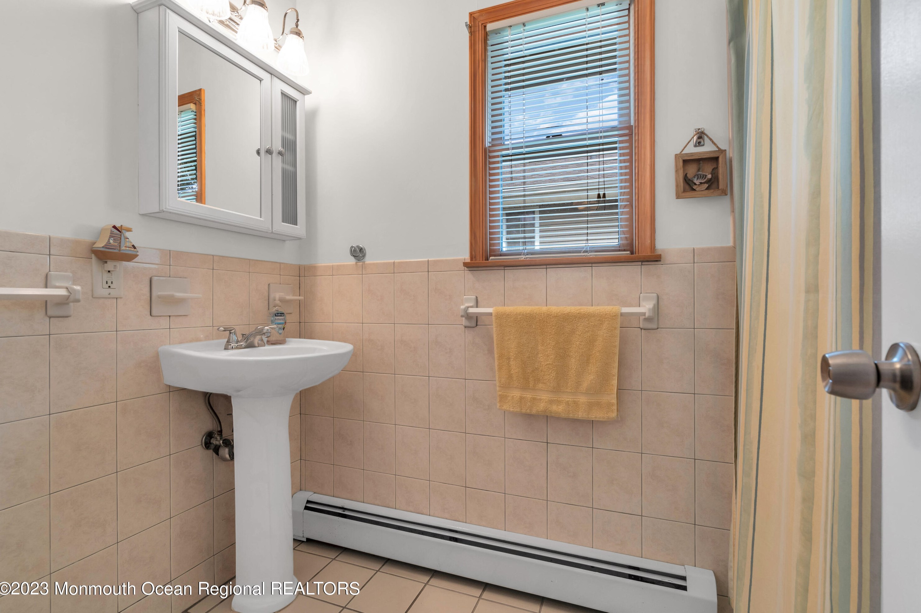 1761 Mt Idenburg Ln, Toms River NJ 08753-1421 exterior