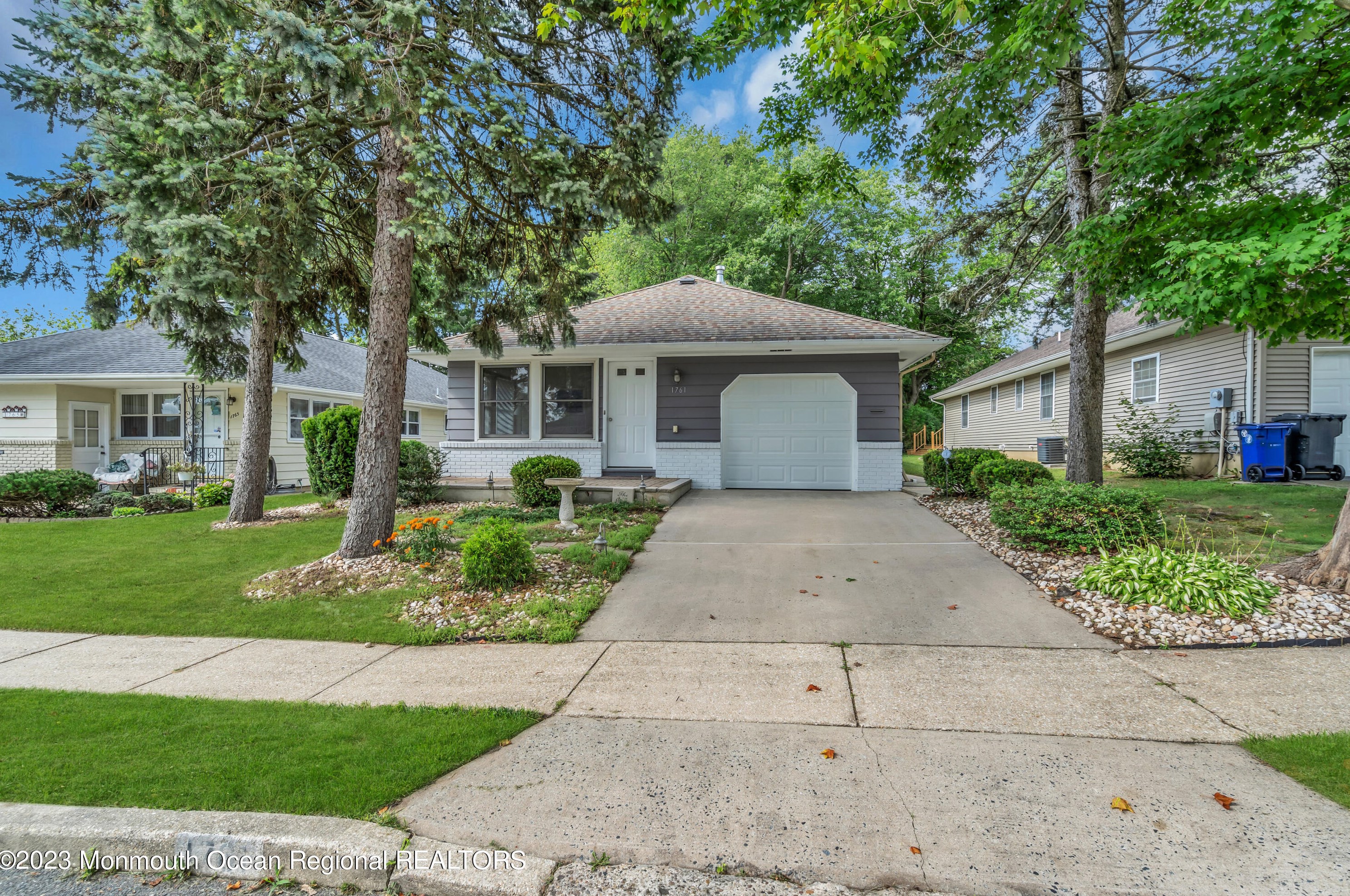 1761 Mount Idenburg Ln, Toms River, NJ 08753-1421