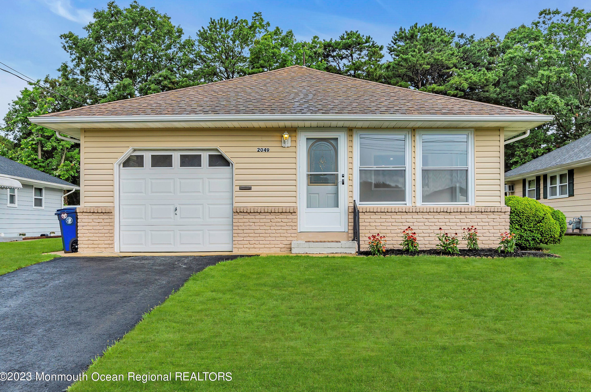 2049 Hovsons Blvd, Toms River NJ  08753-1602 exterior