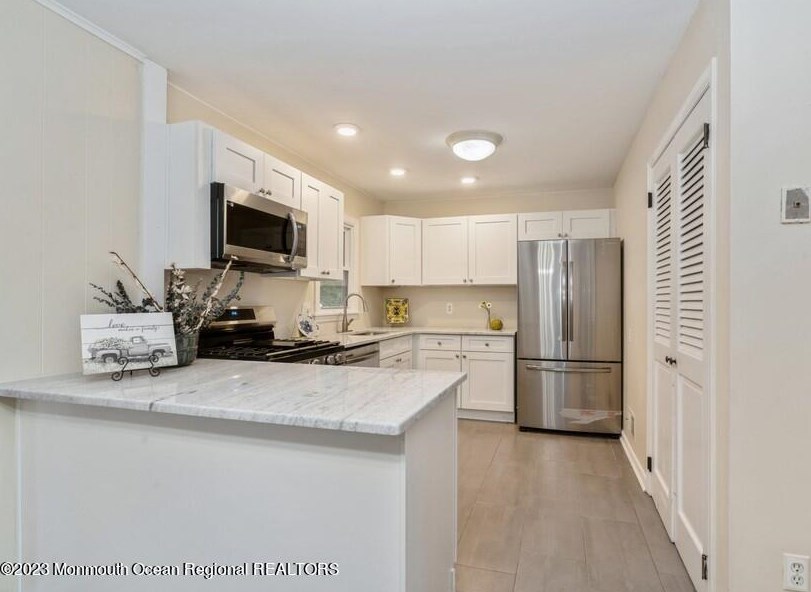 637 Windward Ave, Beachwood, NJ 08722-4735