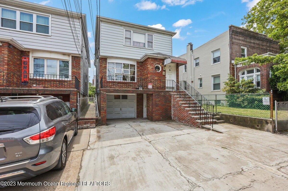 102 Nelson Ave, Jersey City, NJ 07307-3917