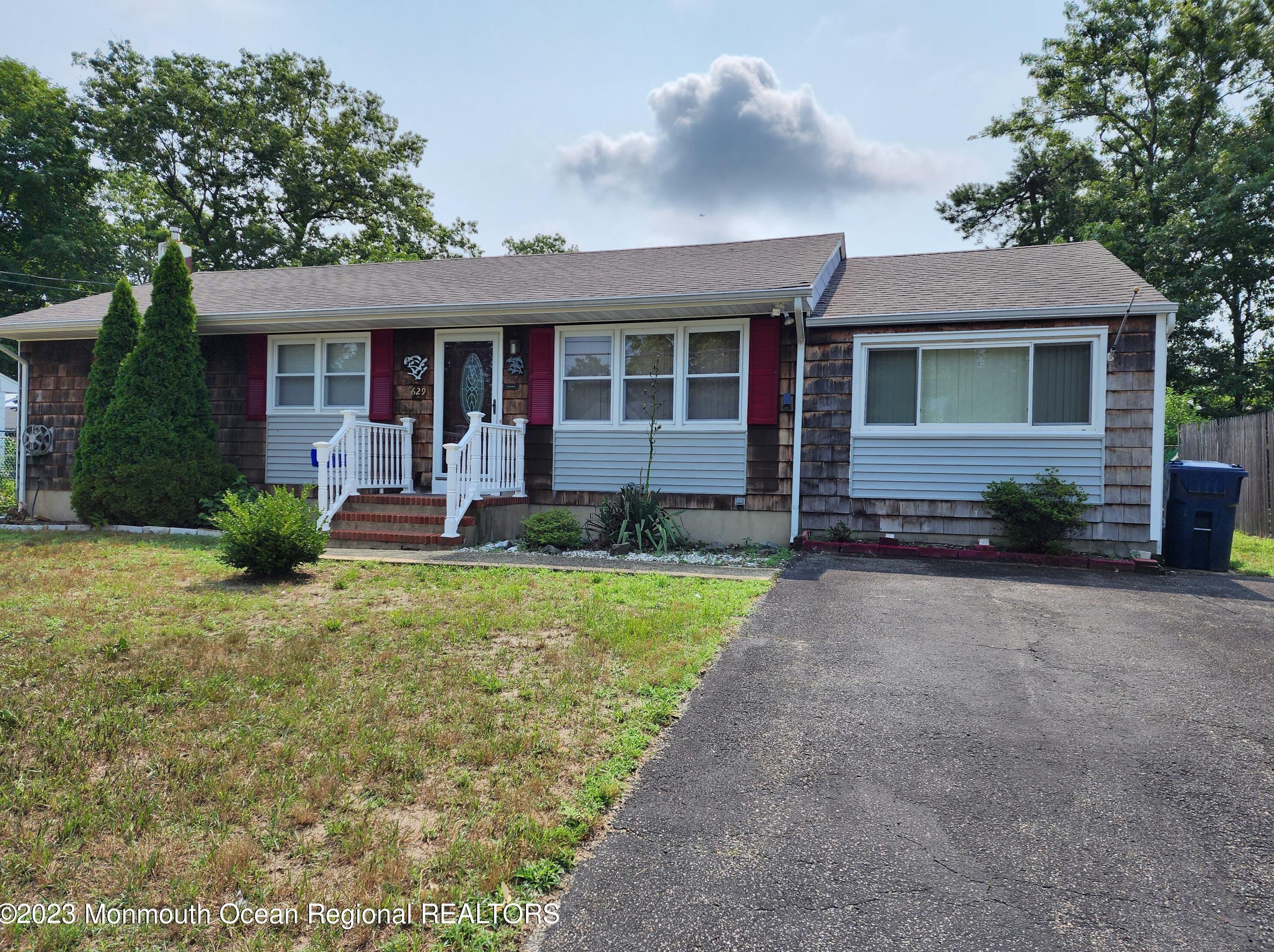 629 Windward Ave, Beachwood, NJ 08722-4735