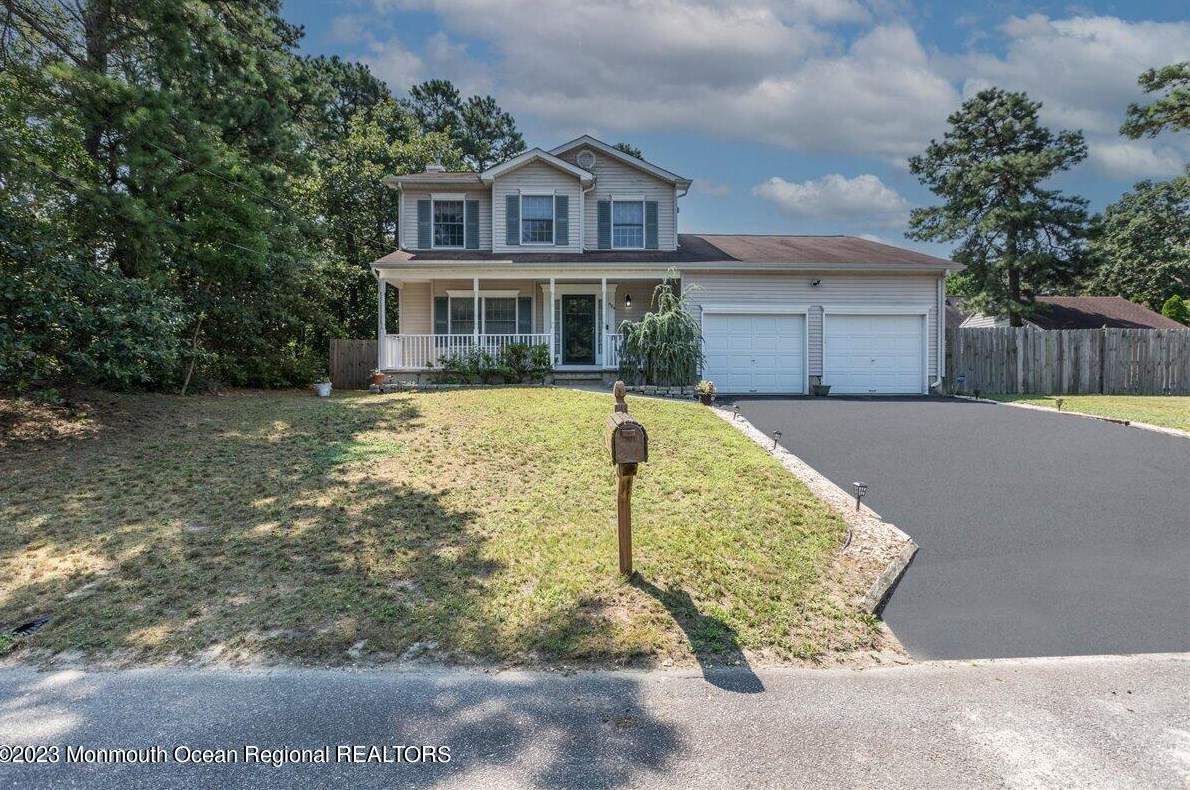 524 Wellington Ave, Toms River, NJ 08757-1313