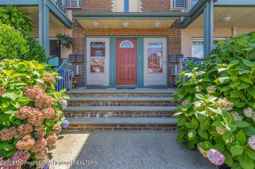 207 13th Ave #10, Belmar, NJ 07719