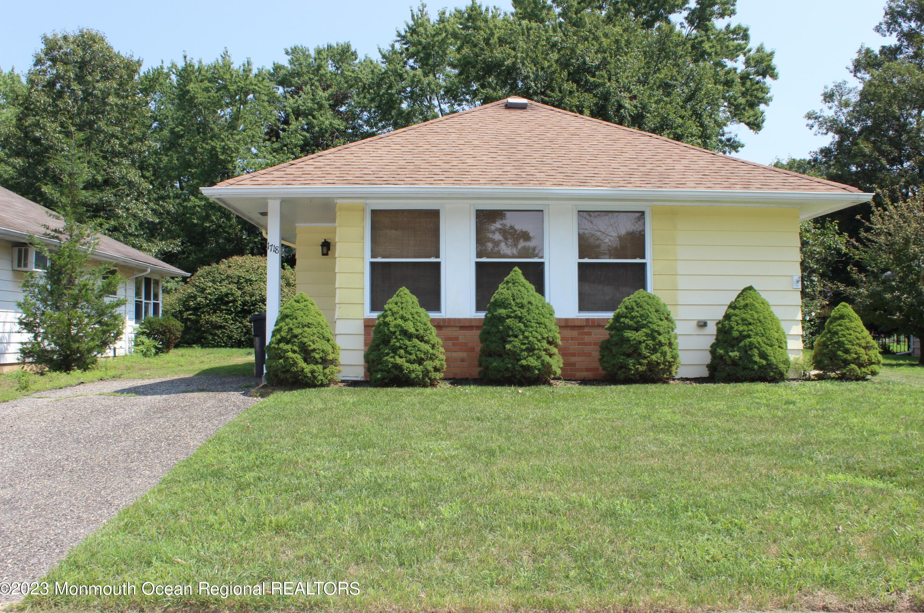 1718 Mount Everest Ln, Toms River, NJ 08753-1431