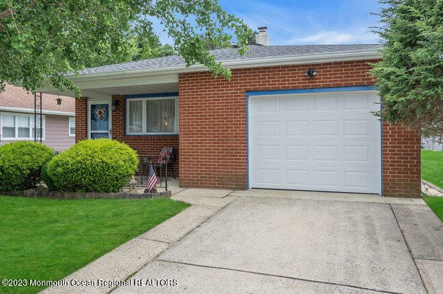 286 Port Royal Dr, Toms River, NJ 08757
