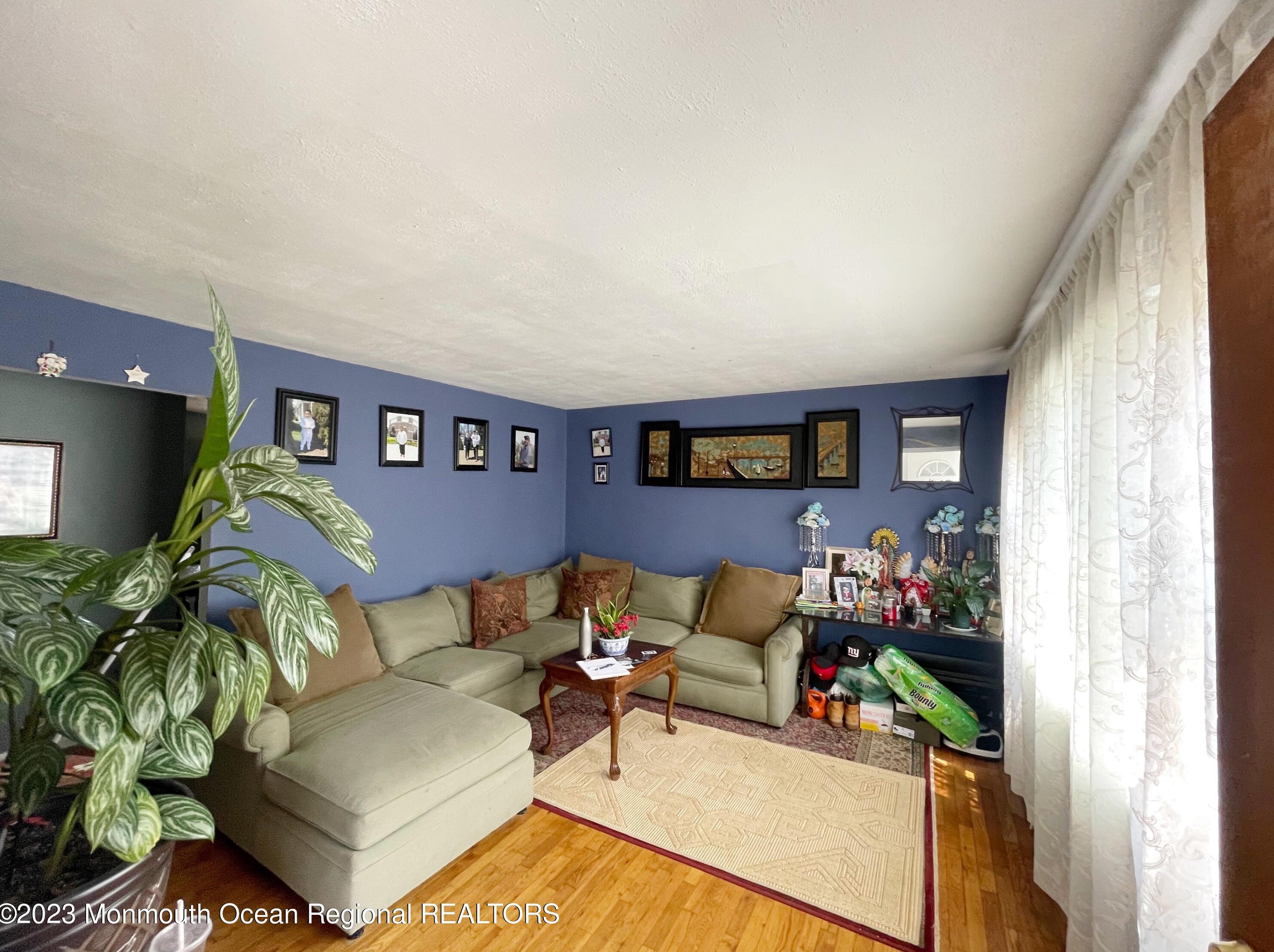 55 Chapin Ave, Tinton Falls, NJ 07701