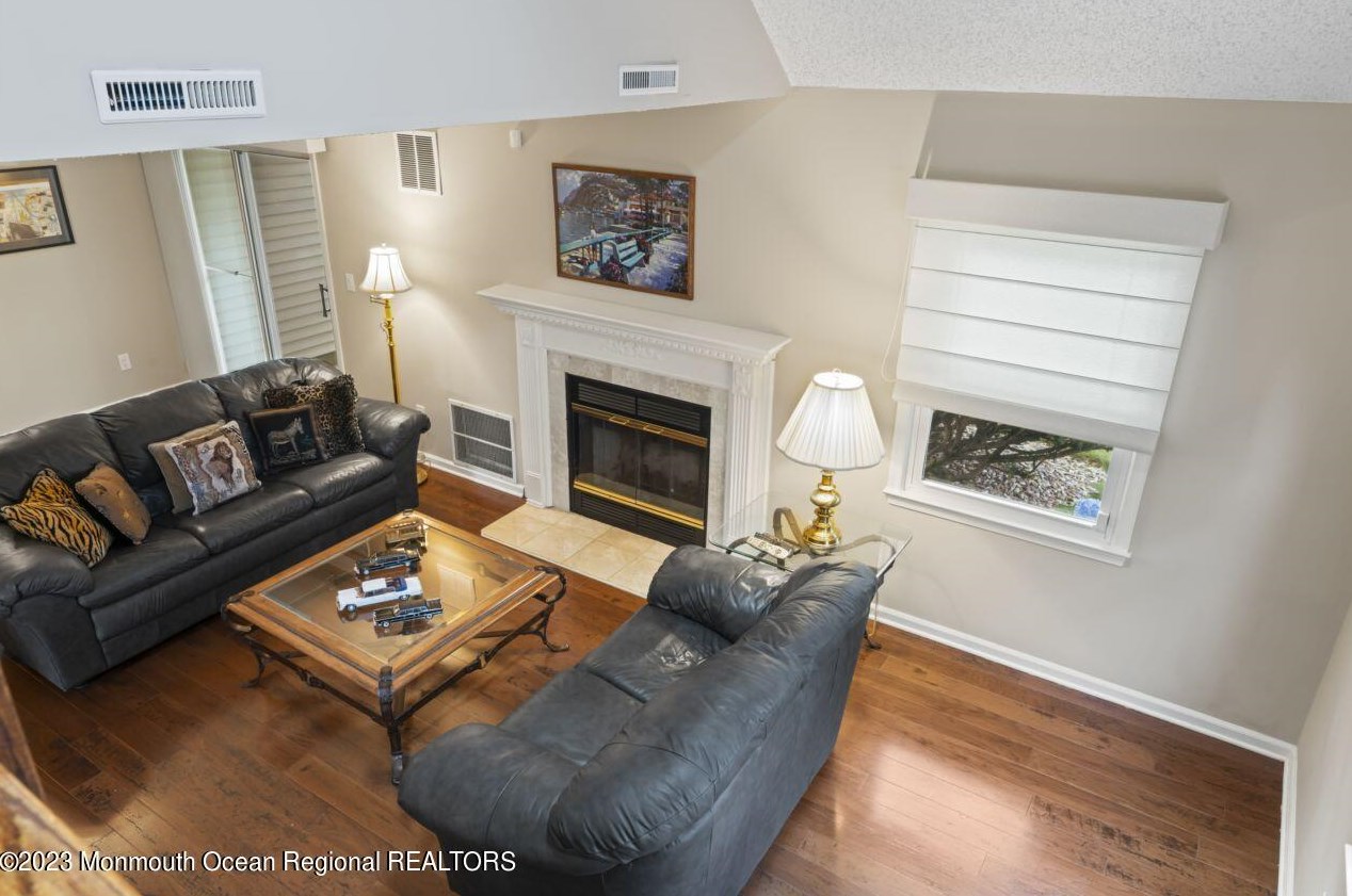 12 Robinson Ct, East Freehold, NJ 07728-4327