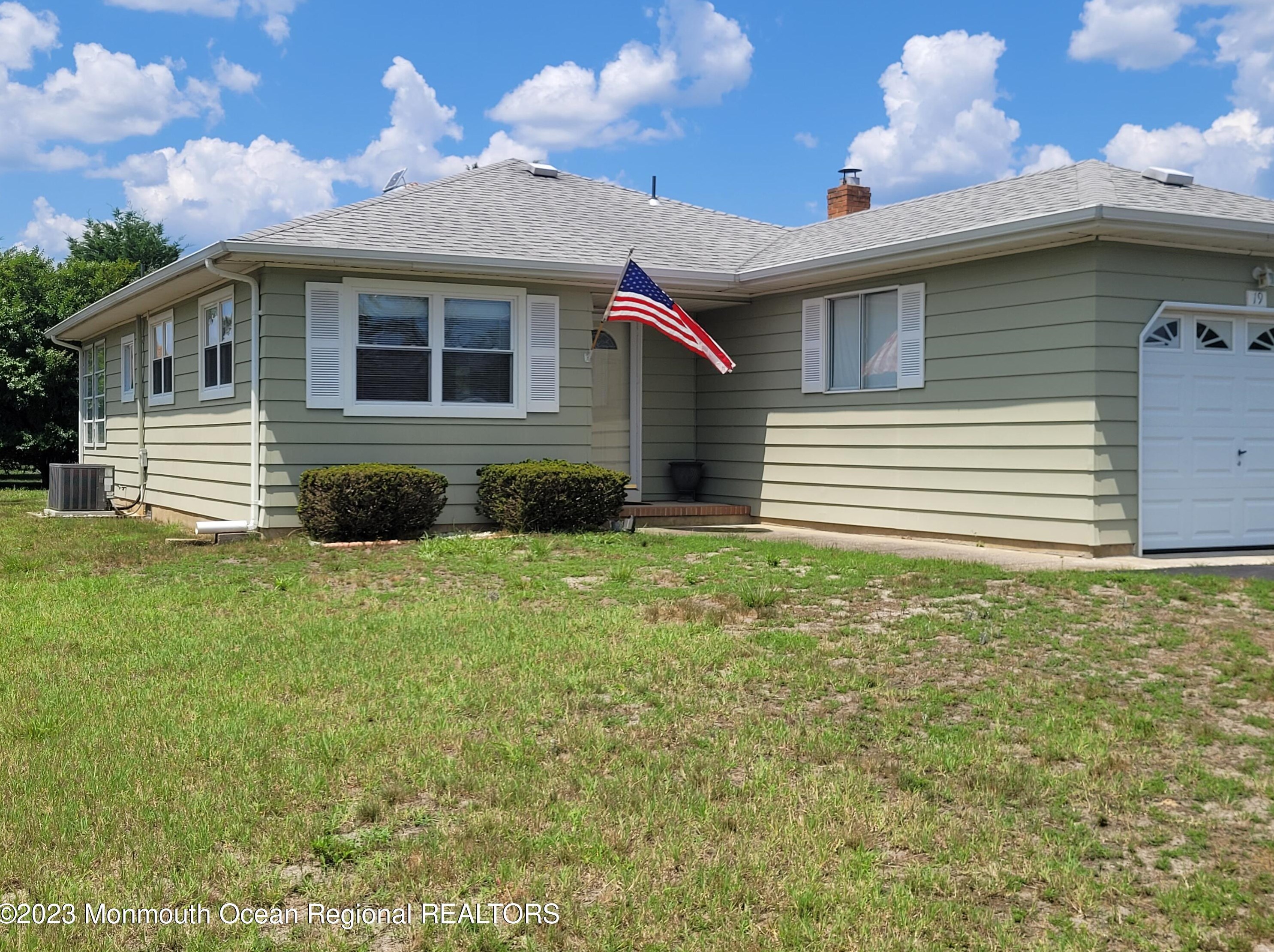 19 Spanish Wells St, Toms River, NJ 08757-3716