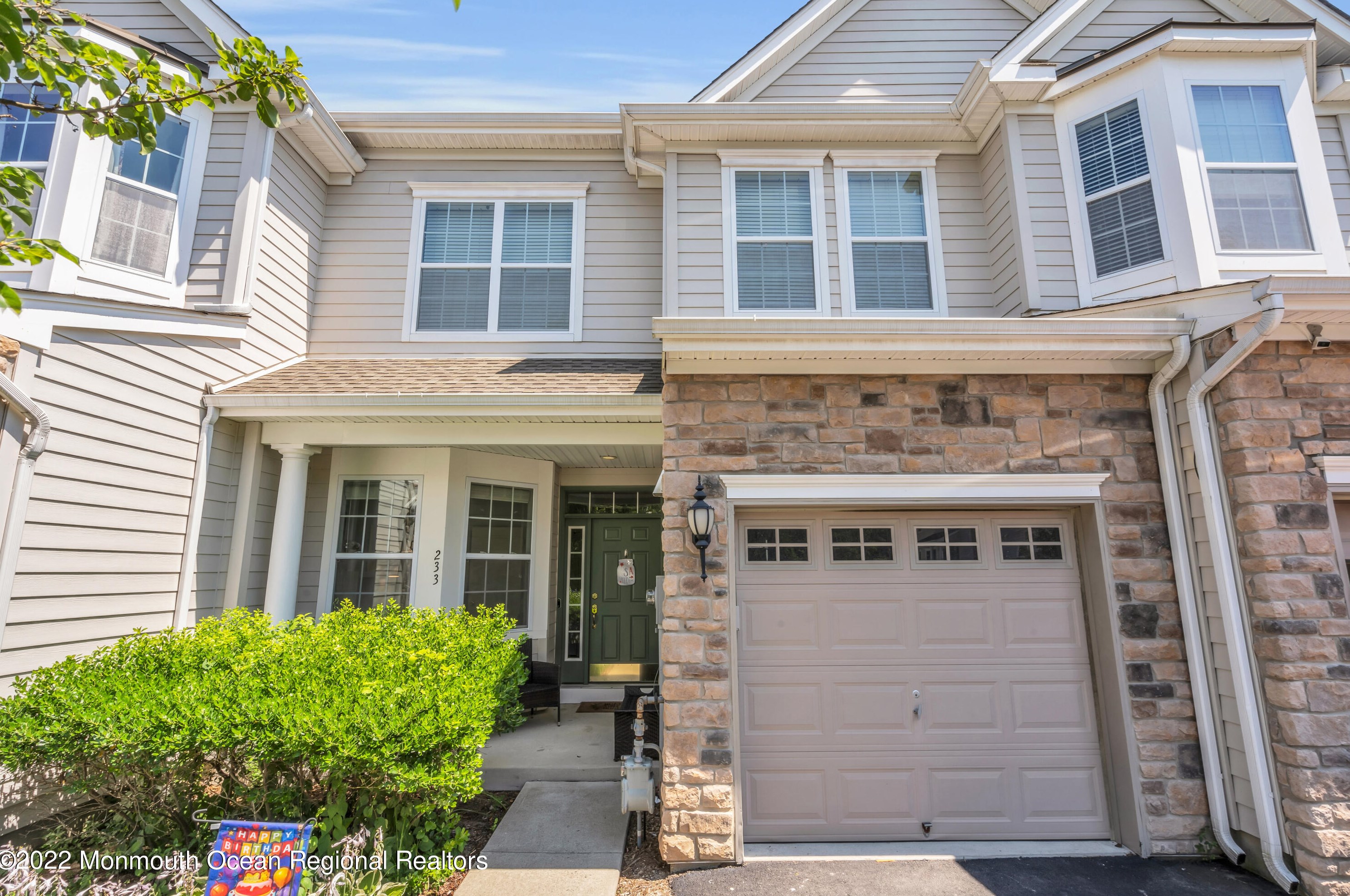 233 Hawthorne Ln, Barnegat Township, NJ 08005-5641