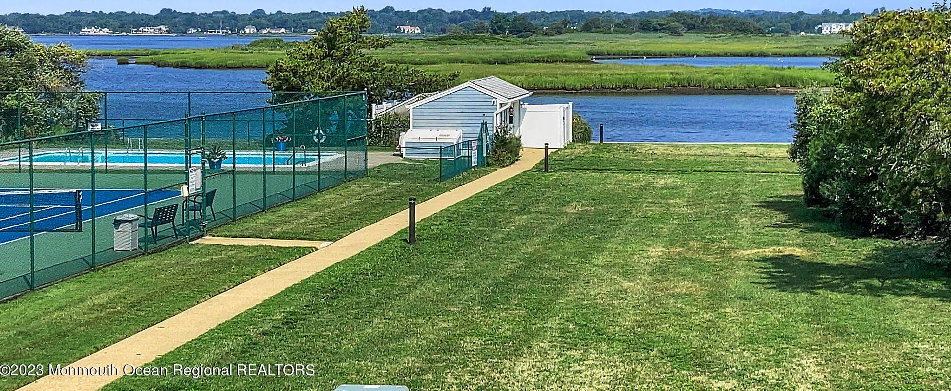100 Seaview Ave, Monmouth Beach, NJ 07750-1256