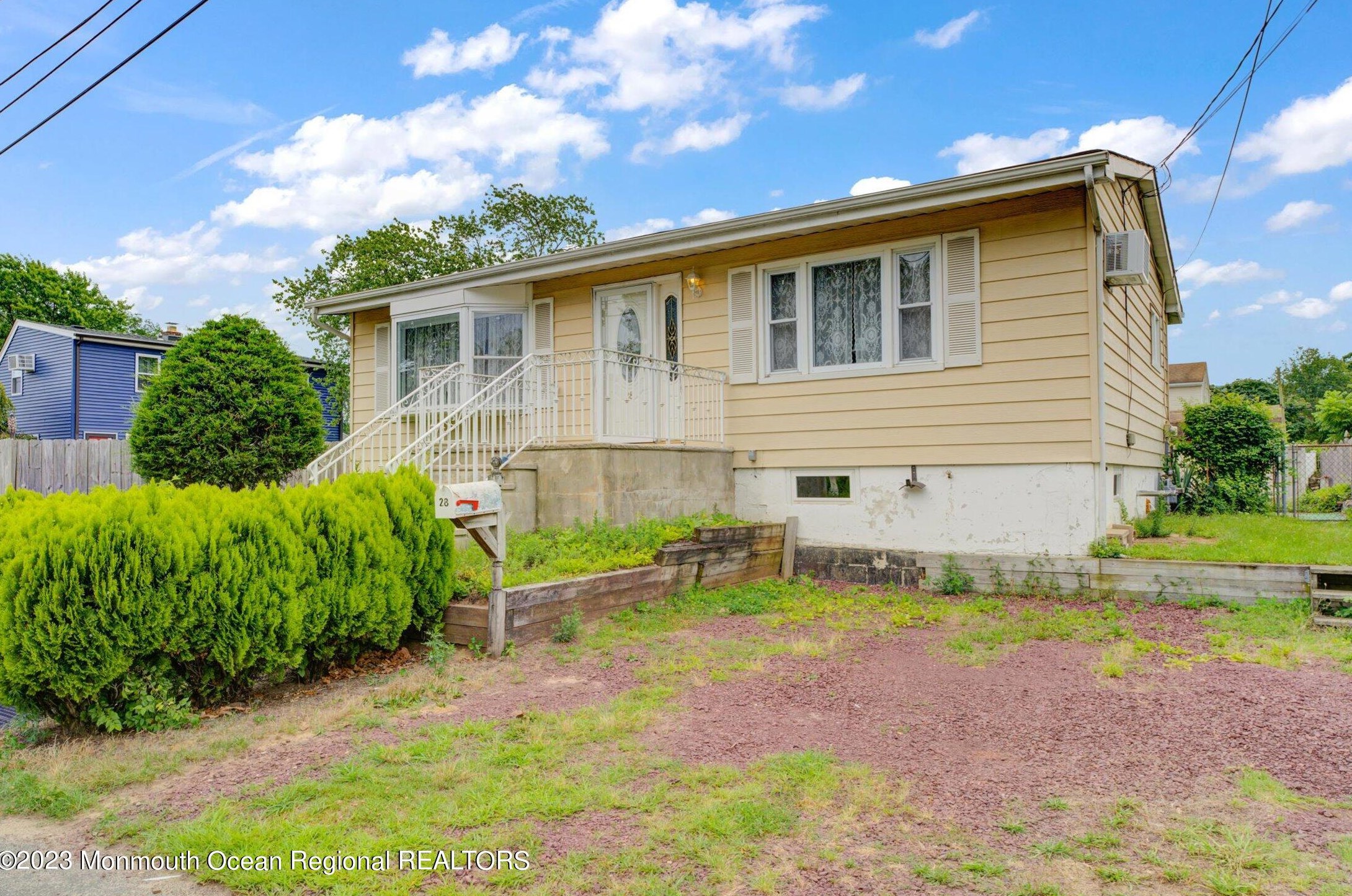 28 Curren St, Ideal Beach, NJ 07734-3245