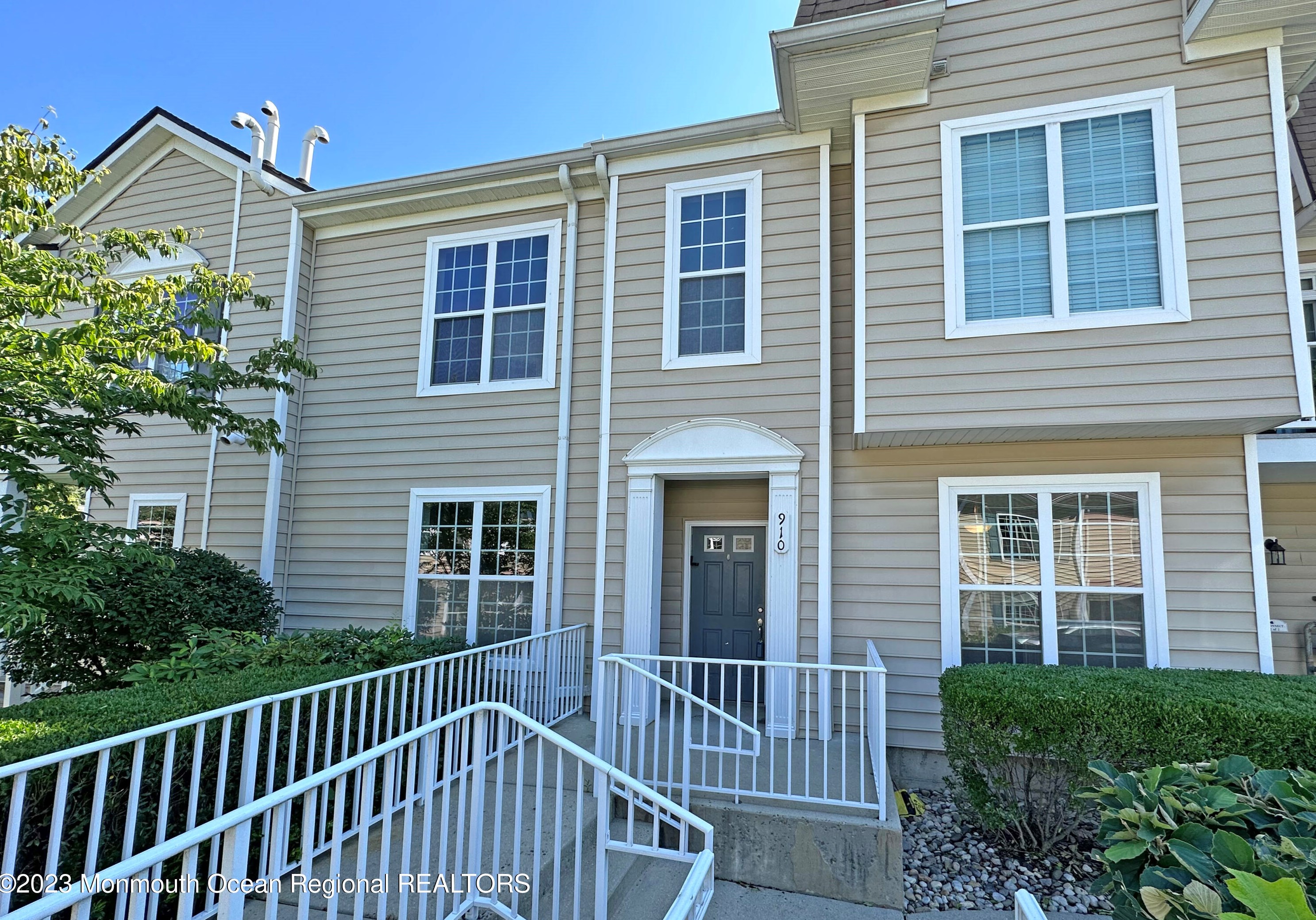 910 Abby Rd, Middletown, NJ 07748