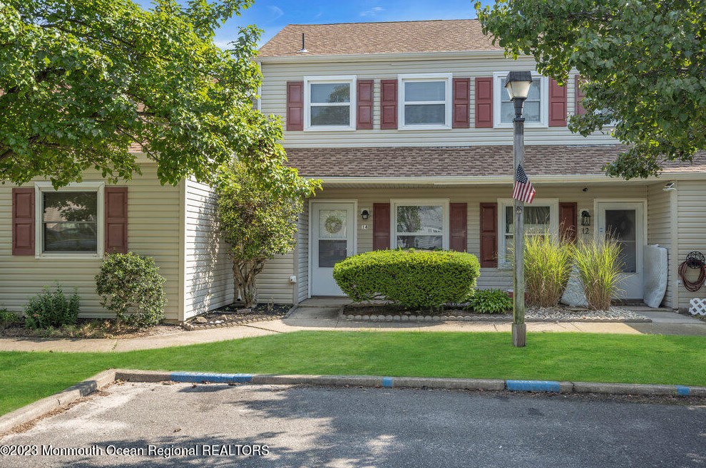 14 Chesapeake Ct, Barnegat Township, NJ 08005-2517