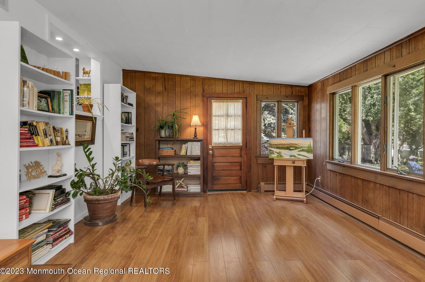 9 Wallace Ave, Oakhurst NJ 07755-1212 exterior