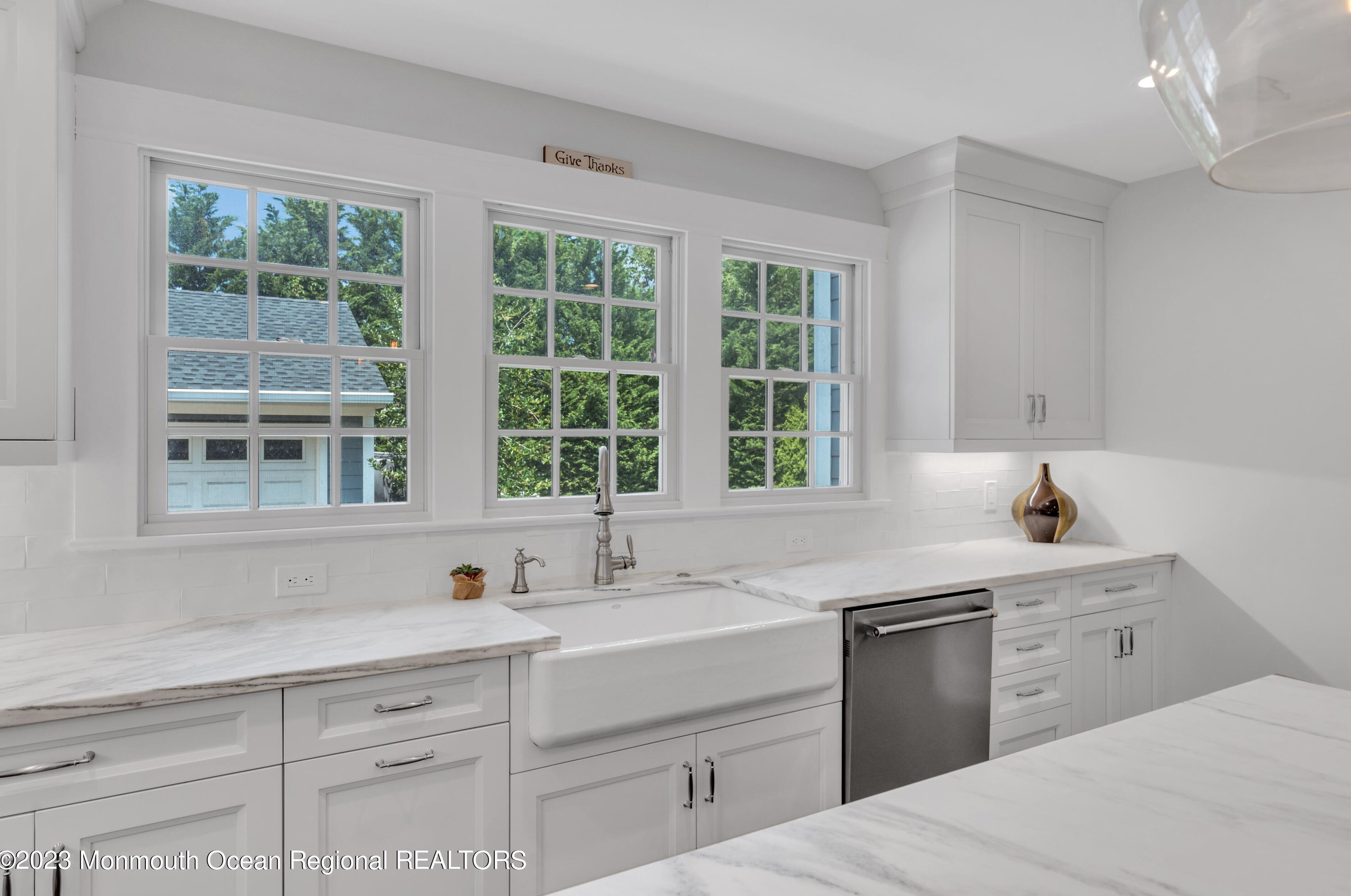 12 Atlantic Ave, Wall Township NJ 08736-1202 exterior