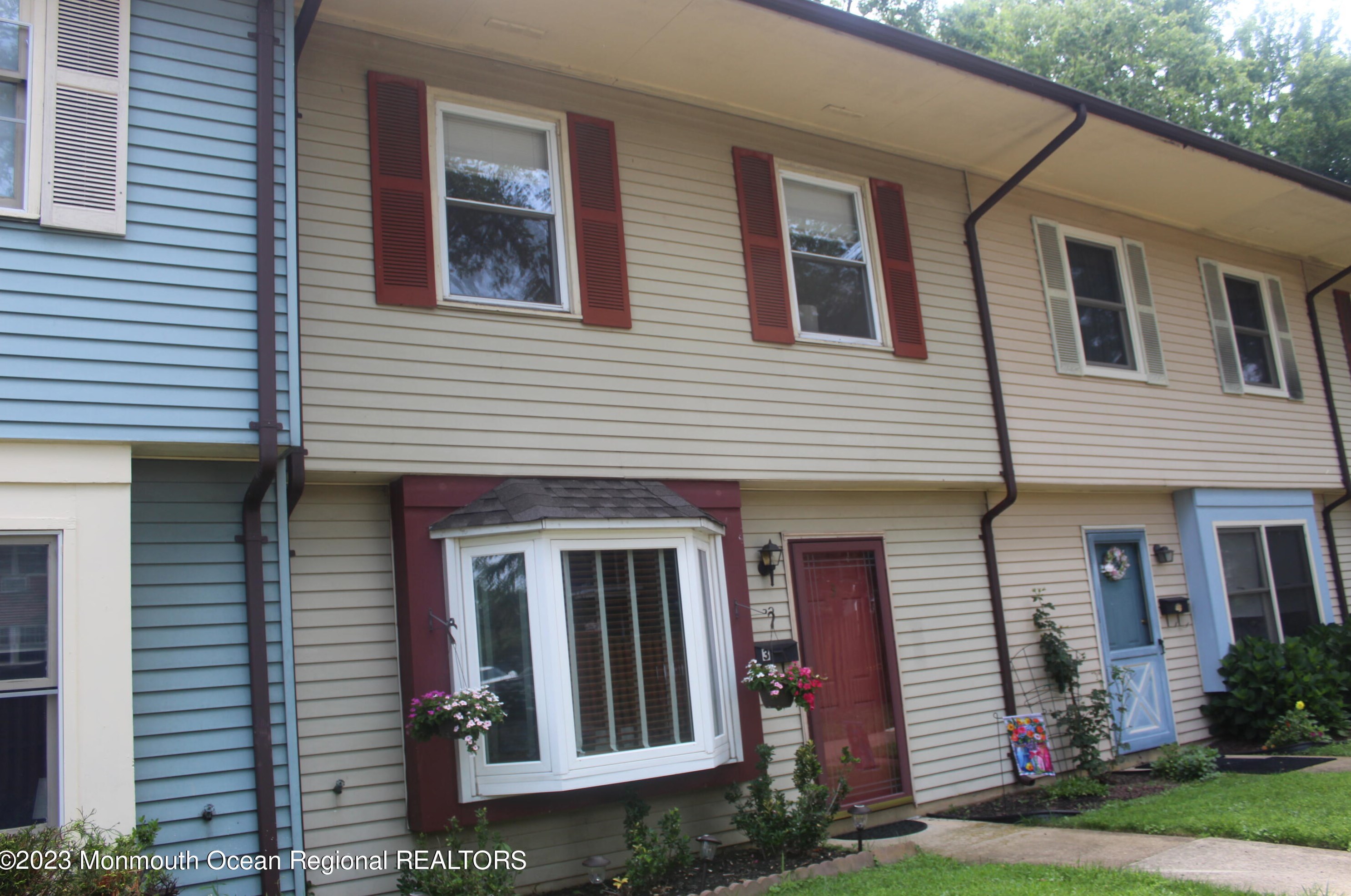 555 Atlantic Ave, Matawan NJ  07747-2255 exterior