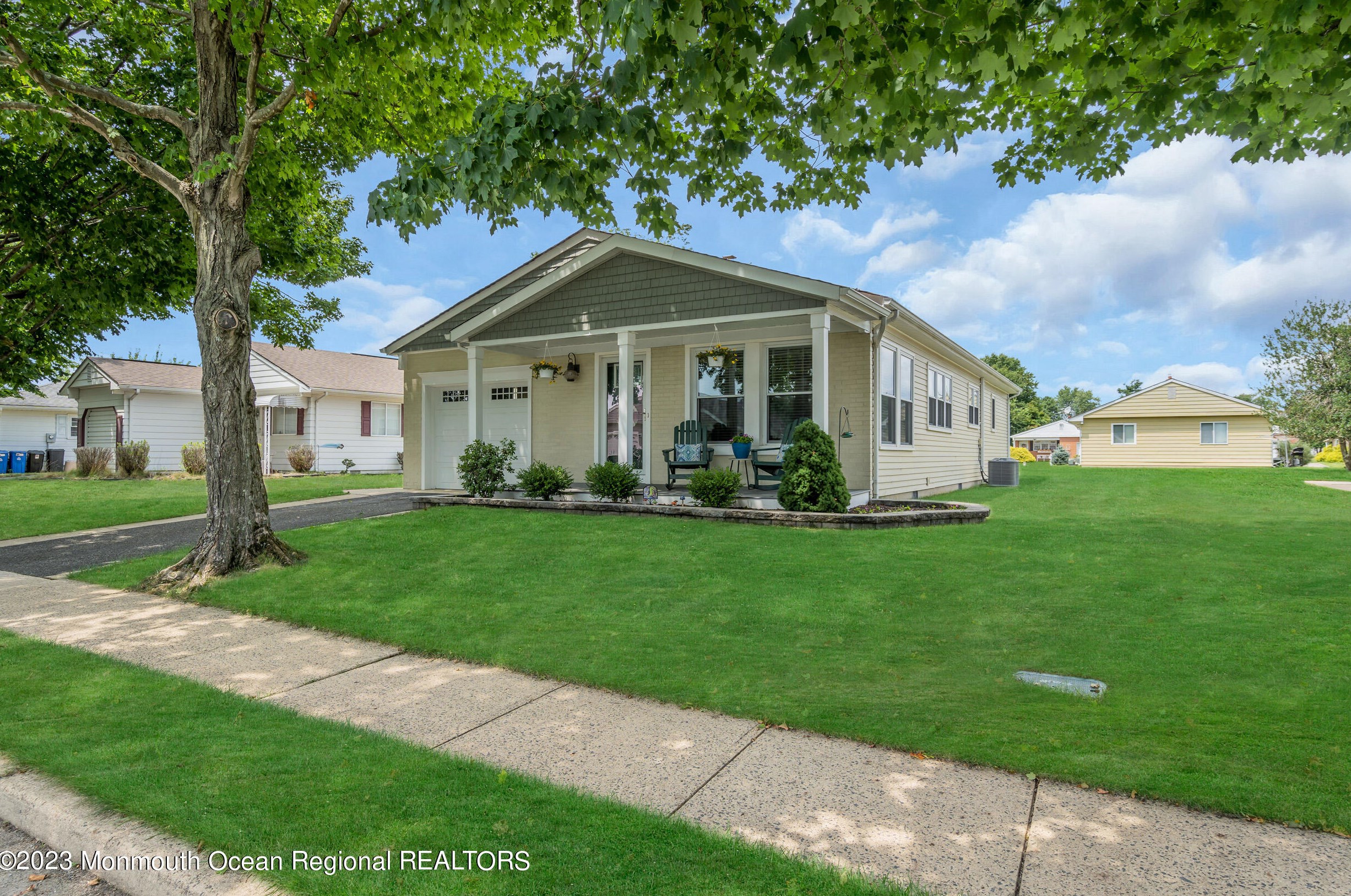 22 Vail St, Toms River, NJ 08757-5751