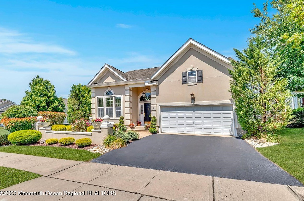 1 Lusitano Rd, Millstone Township, NJ 07726-9572