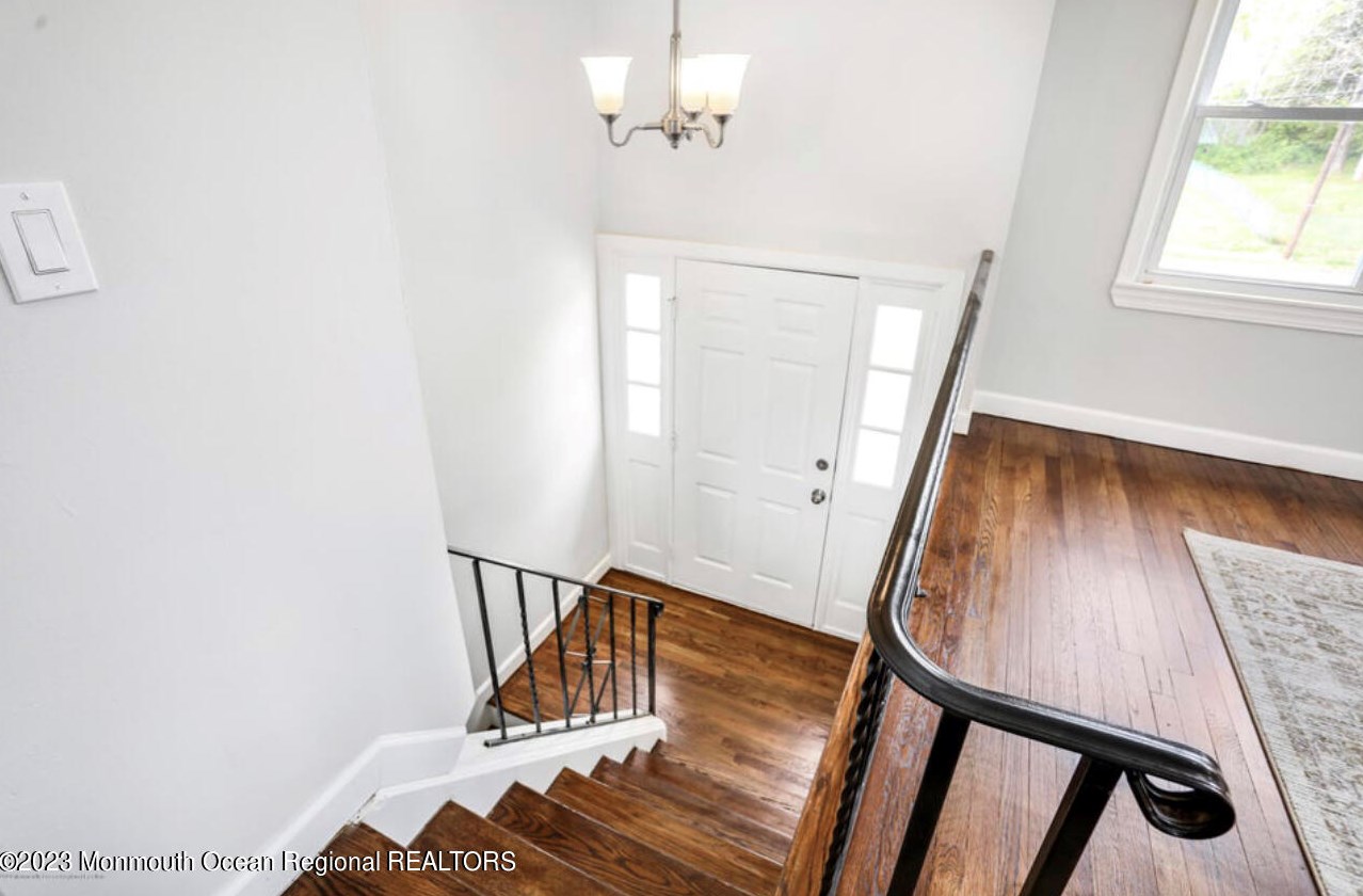 821 Holiday Ct, Toms River NJ  08753-3721 exterior