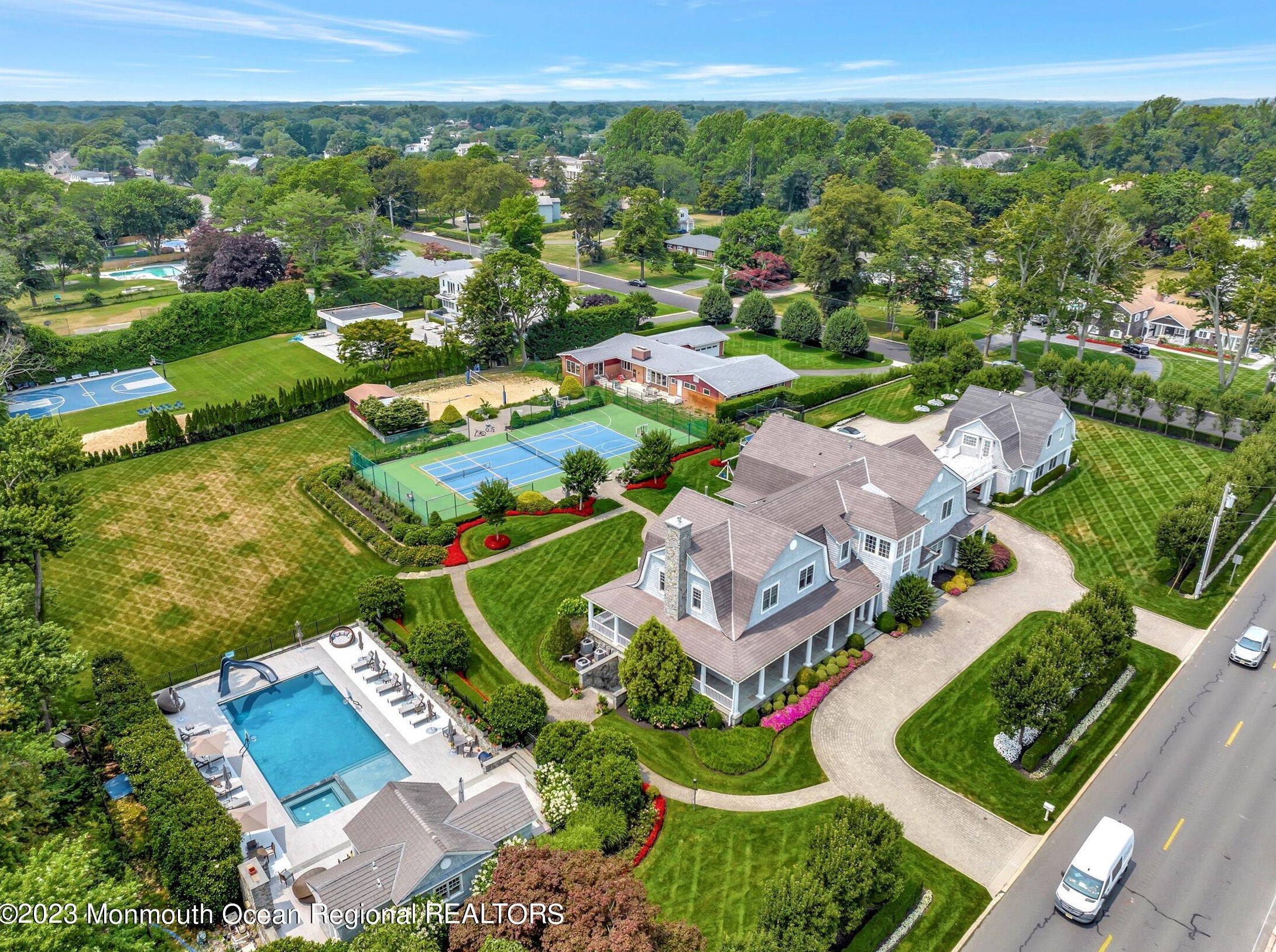 150 Norwood Ave, Oakhurst, NJ 07755-1604