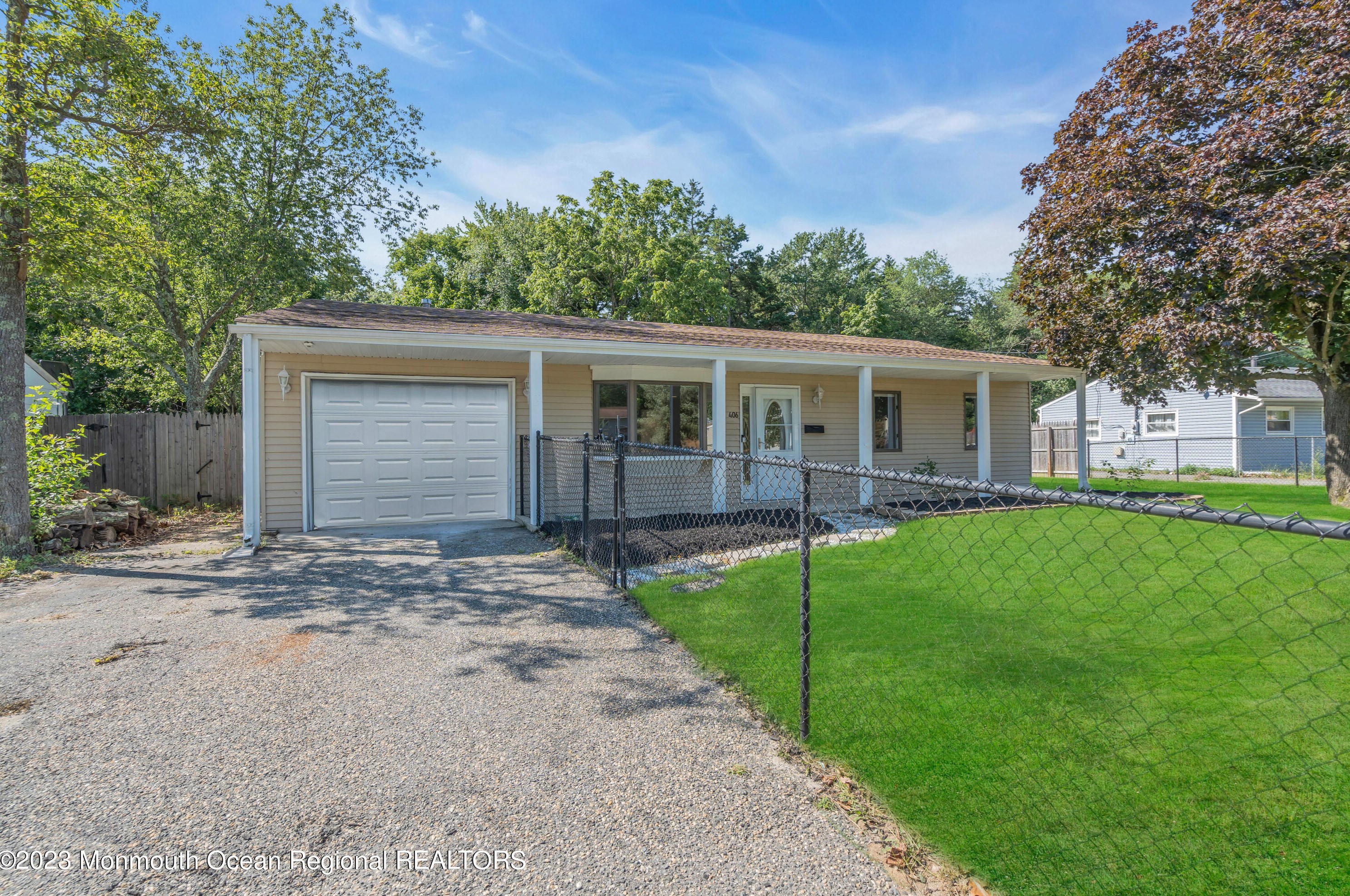 406 Brookforest Dr, Toms River, NJ 08757-5545