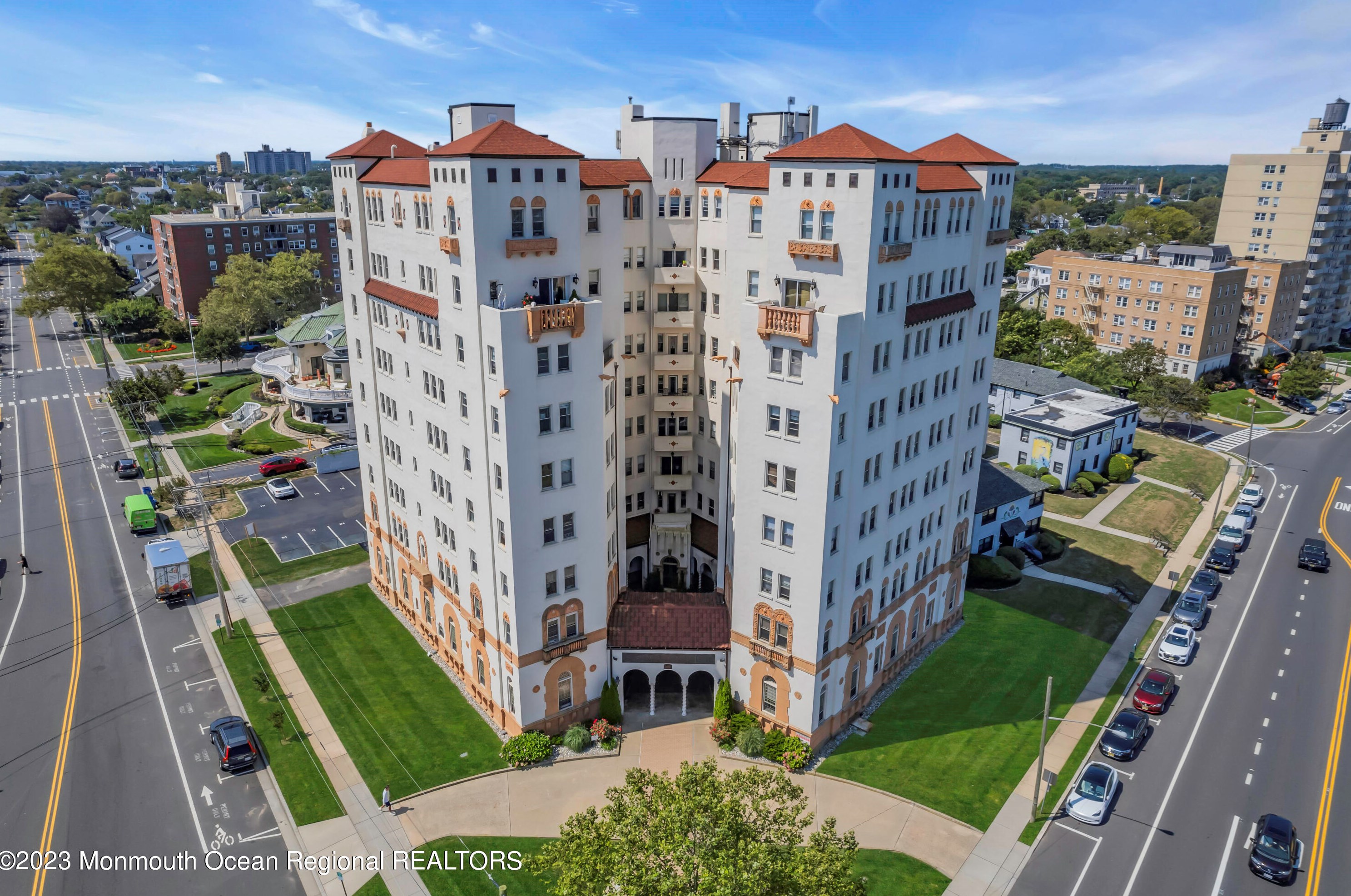 400 Deal Lake Dr #3a, Tinton Falls, NJ 07712