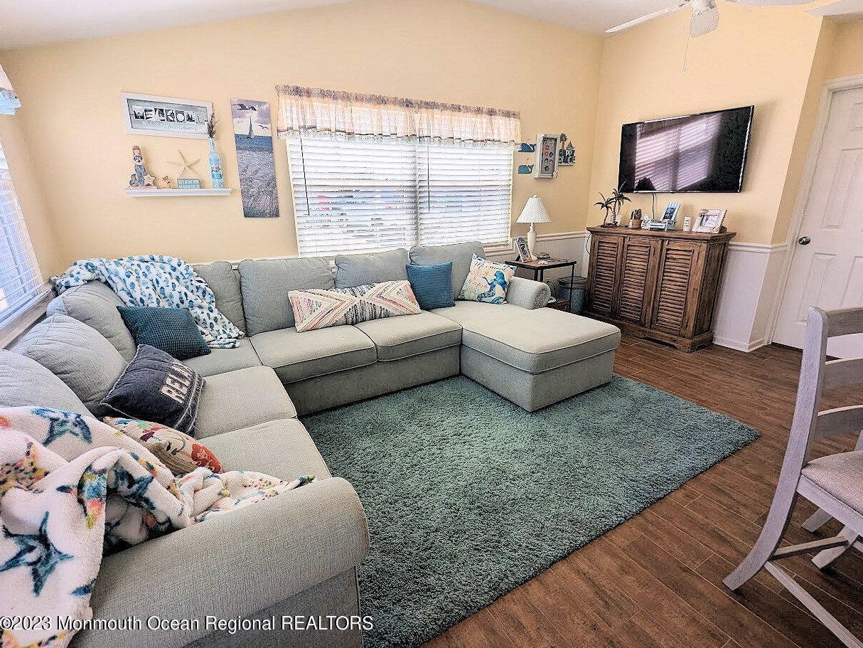24 E Amber Jack Way, Lavallette, NJ 08735