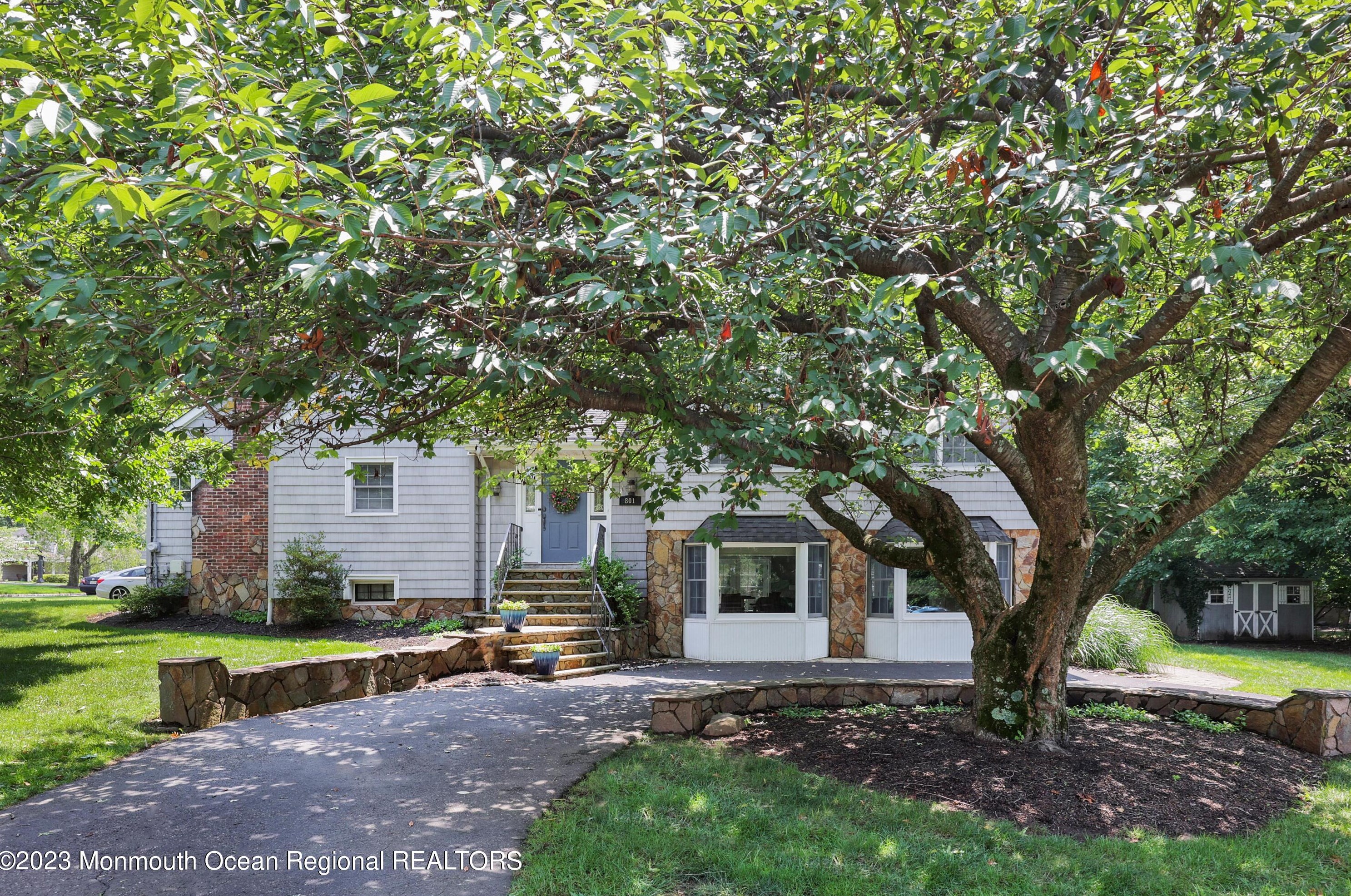 801 New England Dr, Westfield, NJ 07090-3509