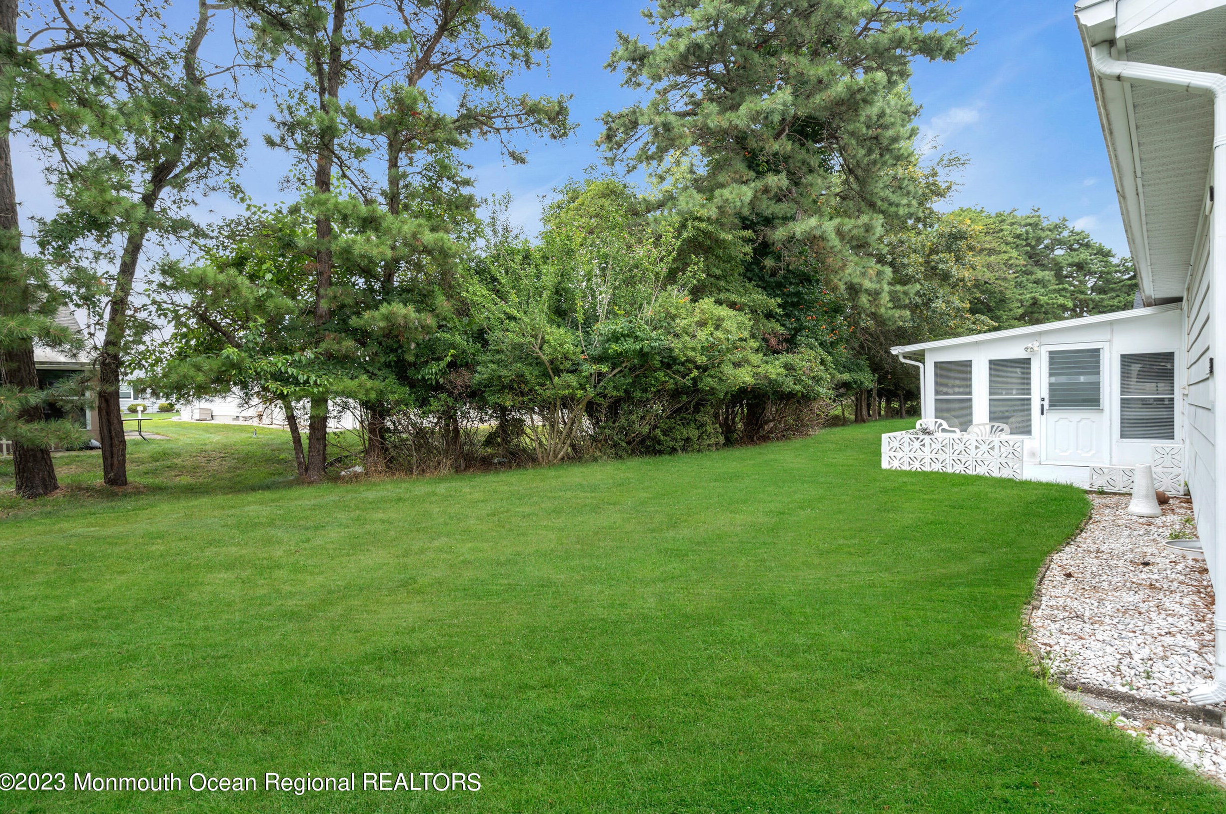 32 Exitir St, Toms River NJ 08757-5922 exterior