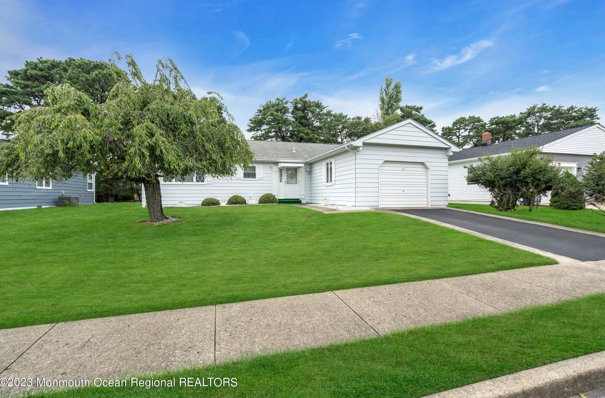 32 Exitir St, Toms River NJ 08757-5922 exterior