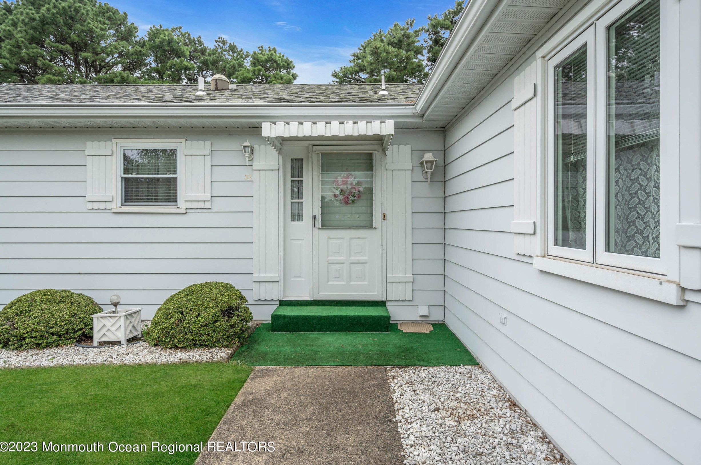 32 Exitir St, Toms River NJ 08757-5922 exterior