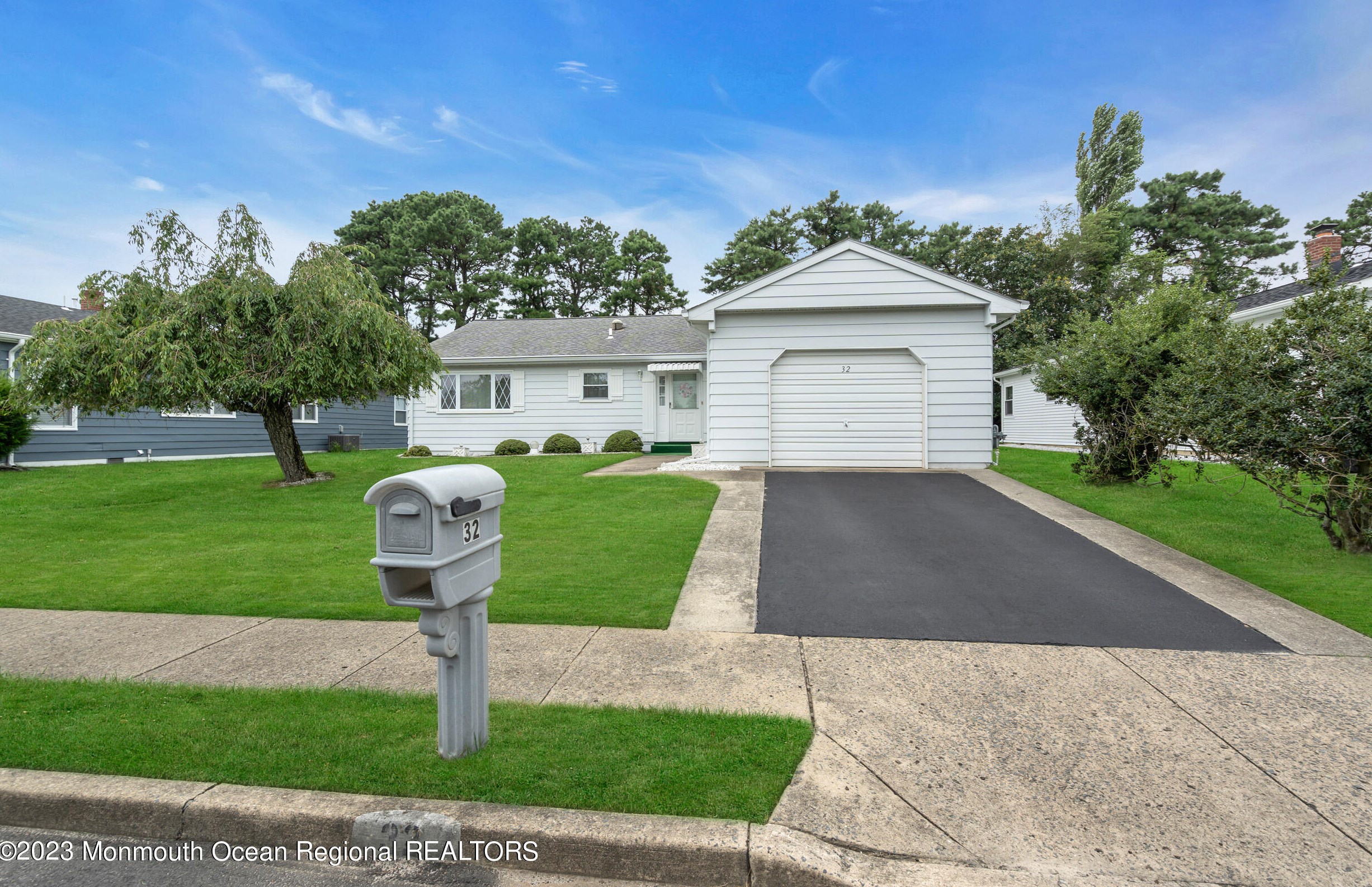 32 Exitir St, Toms River NJ 08757-5922 exterior