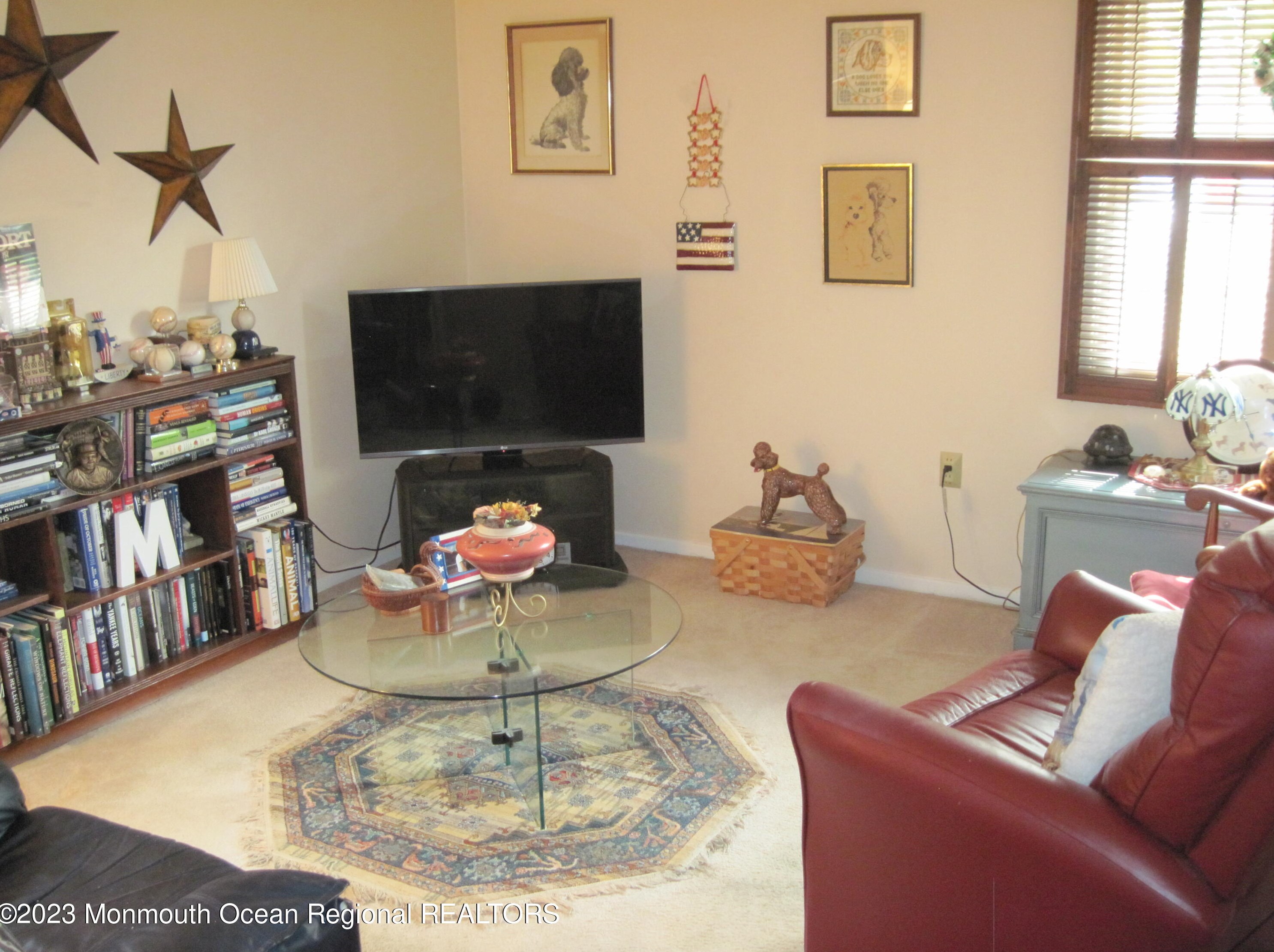 93 Avondale Ln, Matawan NJ 07747-1239 exterior