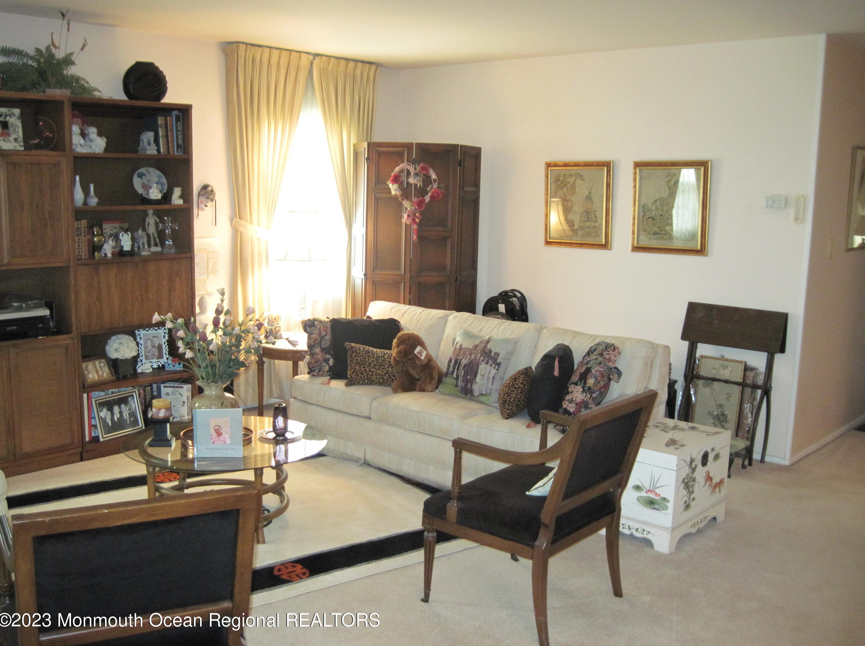 93 Avondale Ln, Matawan NJ 07747-1239 exterior