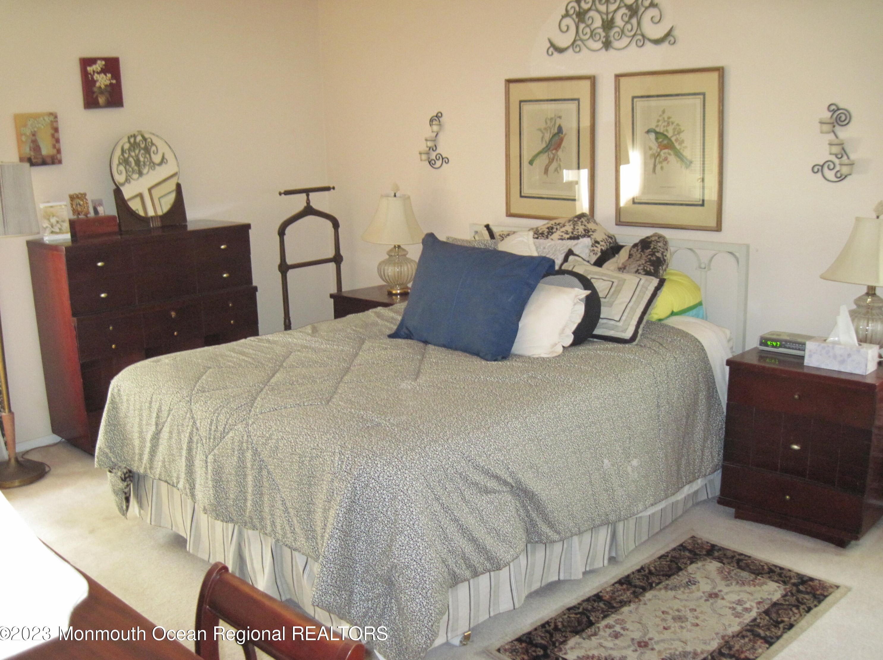 93 Avondale Ln, Matawan NJ 07747-1239 exterior