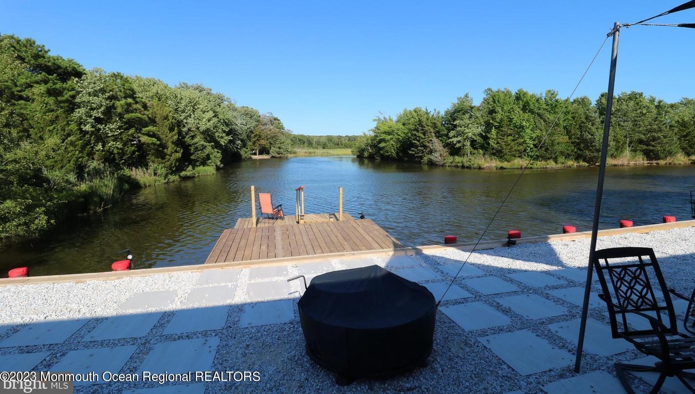 919 Radio Rd, Tuckerton NJ  08087-1601 exterior