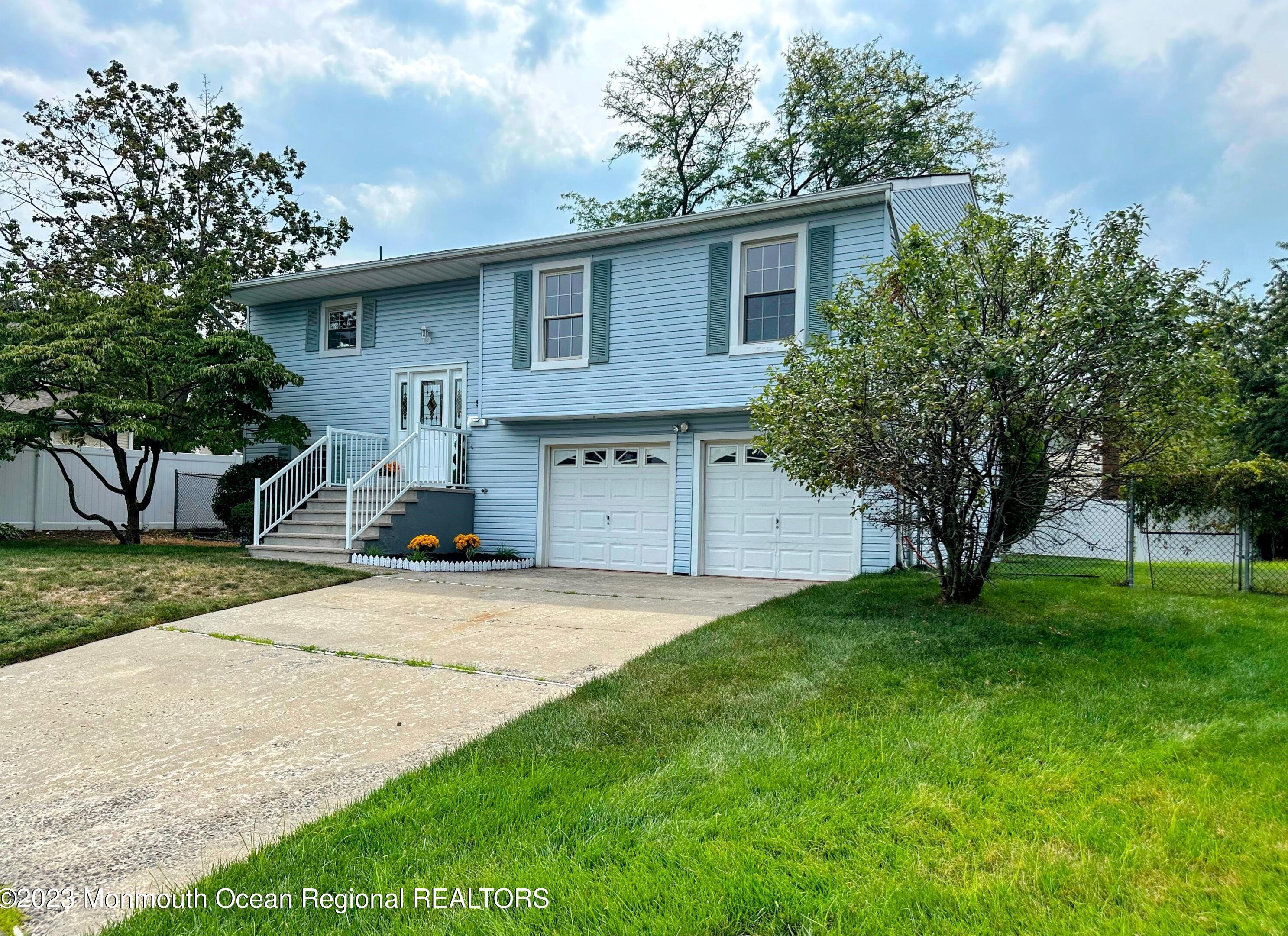 9 Jay Ct, Hazlet, NJ 07730
