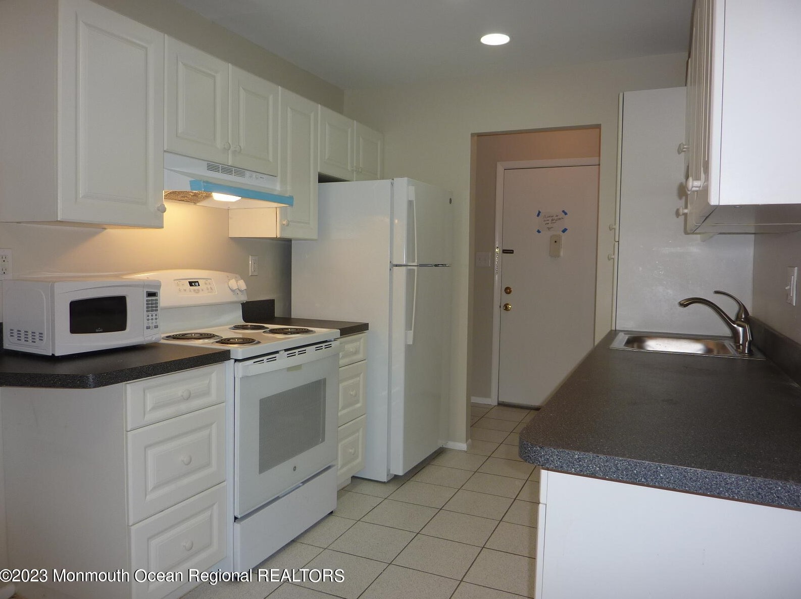 55 Amberly Dr, Millstone Township, NJ 07726-2161