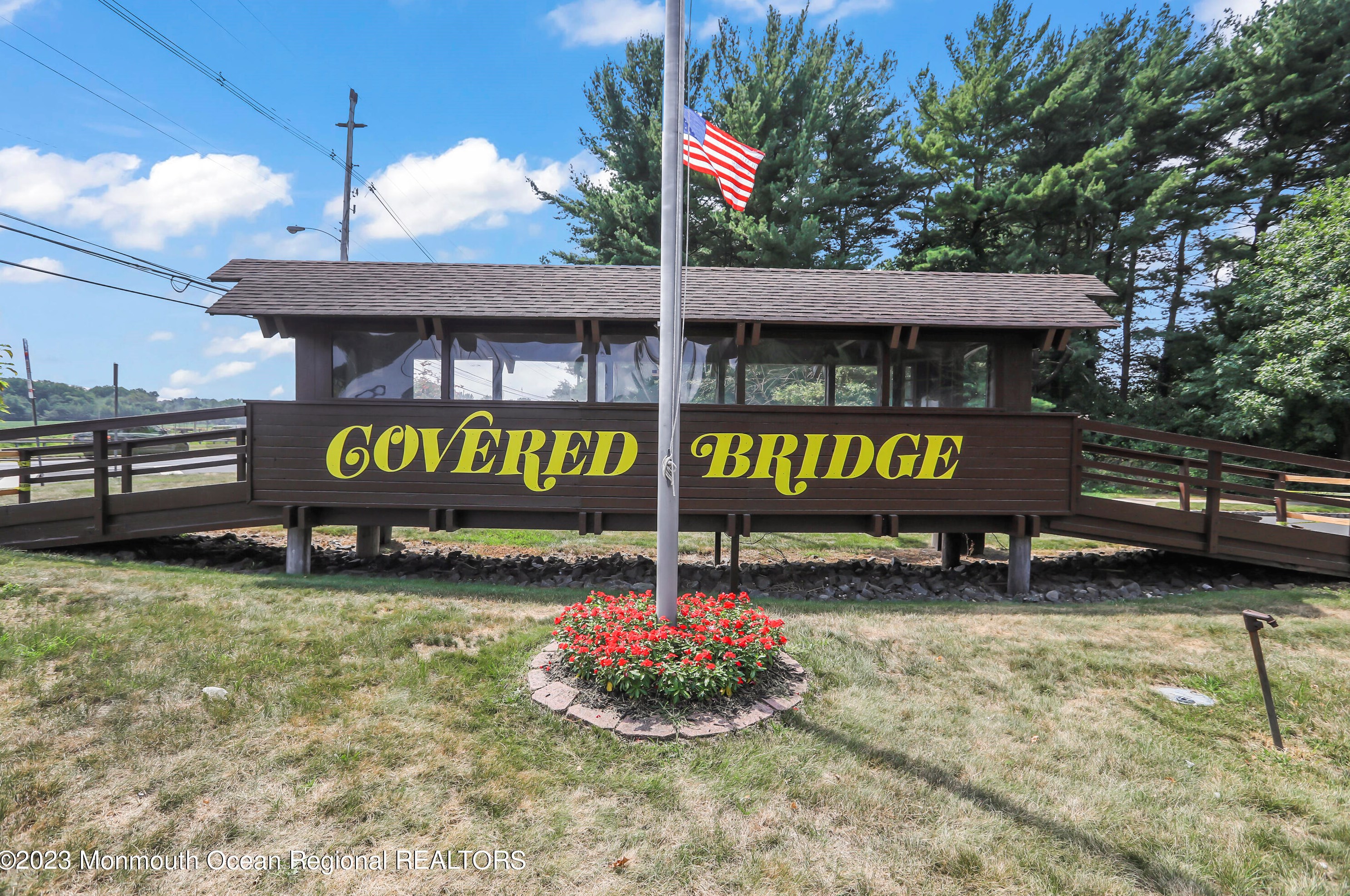 20 Pine Cluster Cir, Millstone Township, NJ 07726-5201