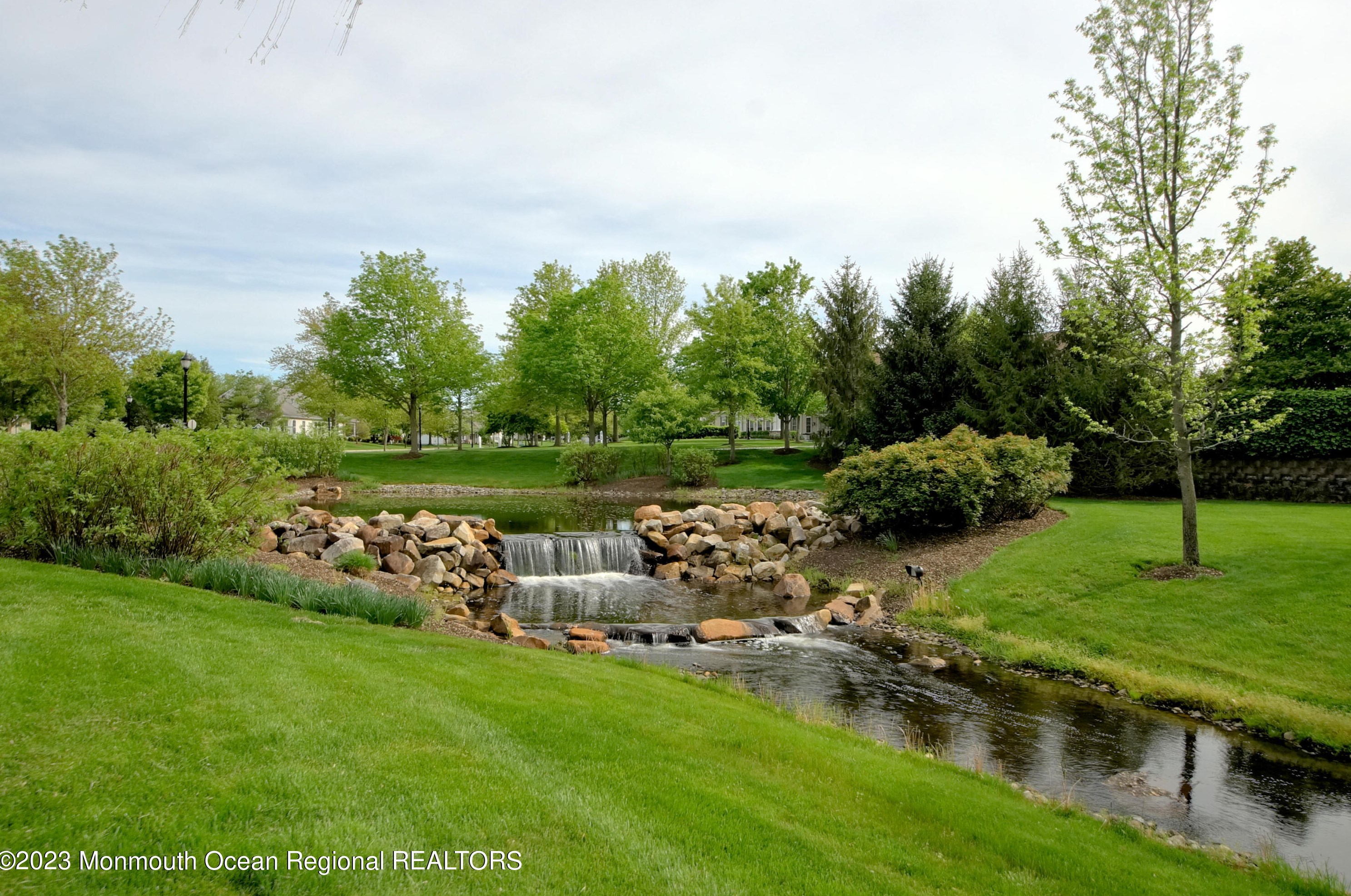 27 Plantation Way, Upper Freehold NJ 08501-1870 exterior