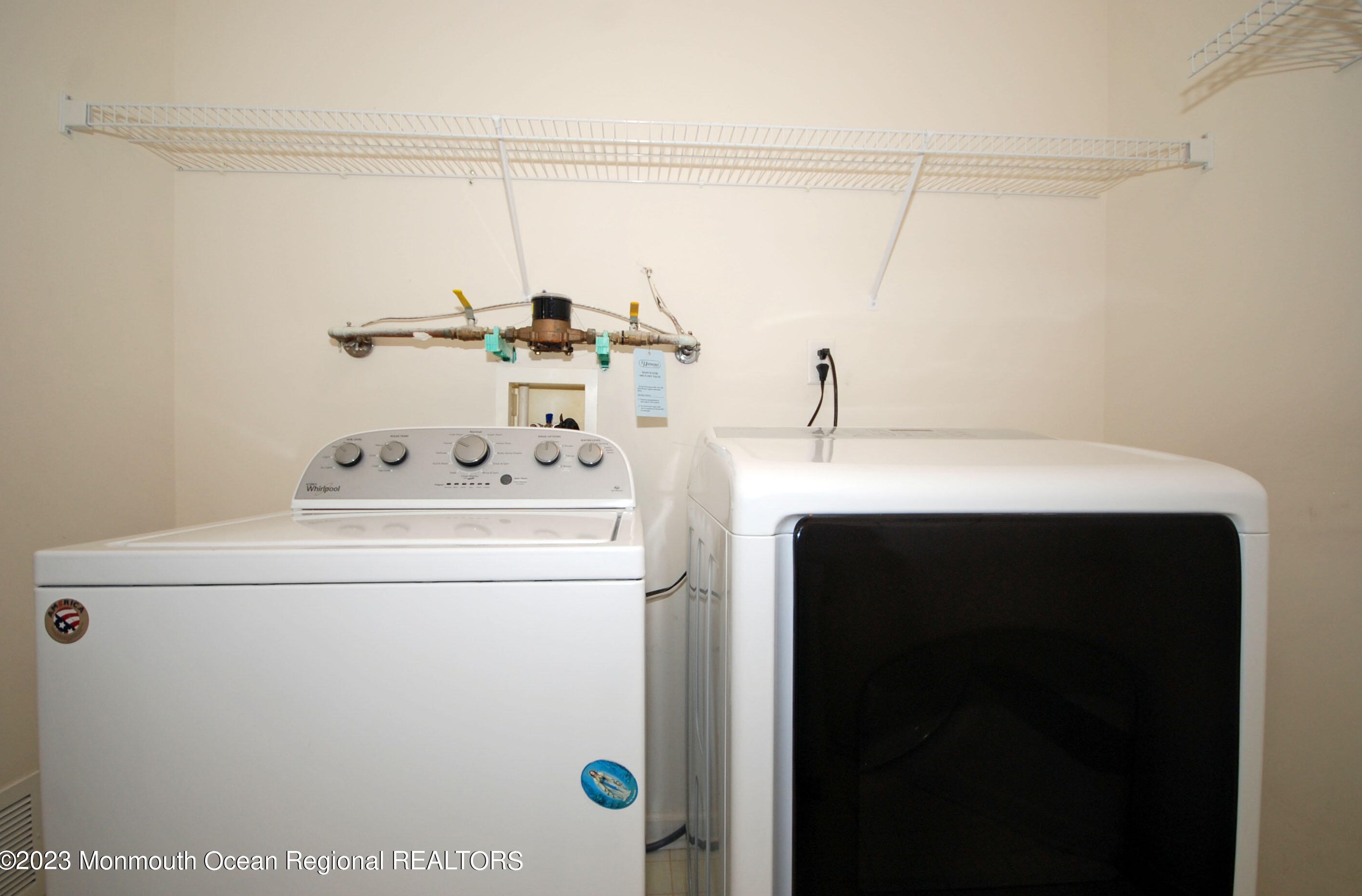 27 Plantation Way, Upper Freehold NJ 08501-1870 exterior