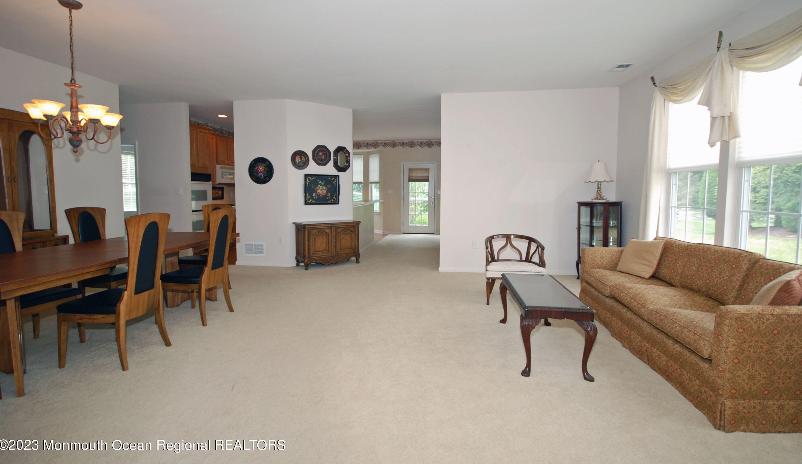 27 Plantation Way, Upper Freehold NJ 08501-1870 exterior