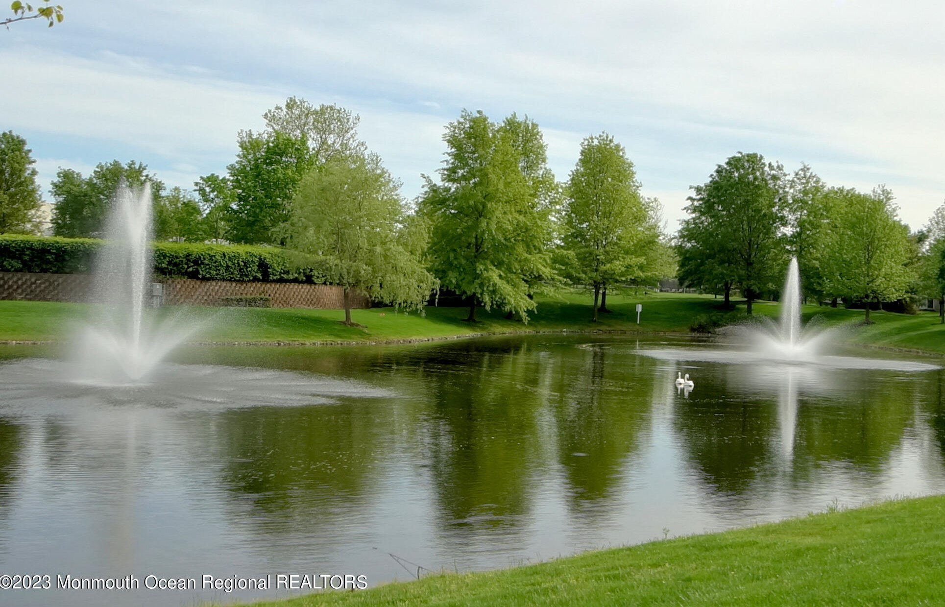 27 Plantation Way, Upper Freehold NJ 08501-1870 exterior