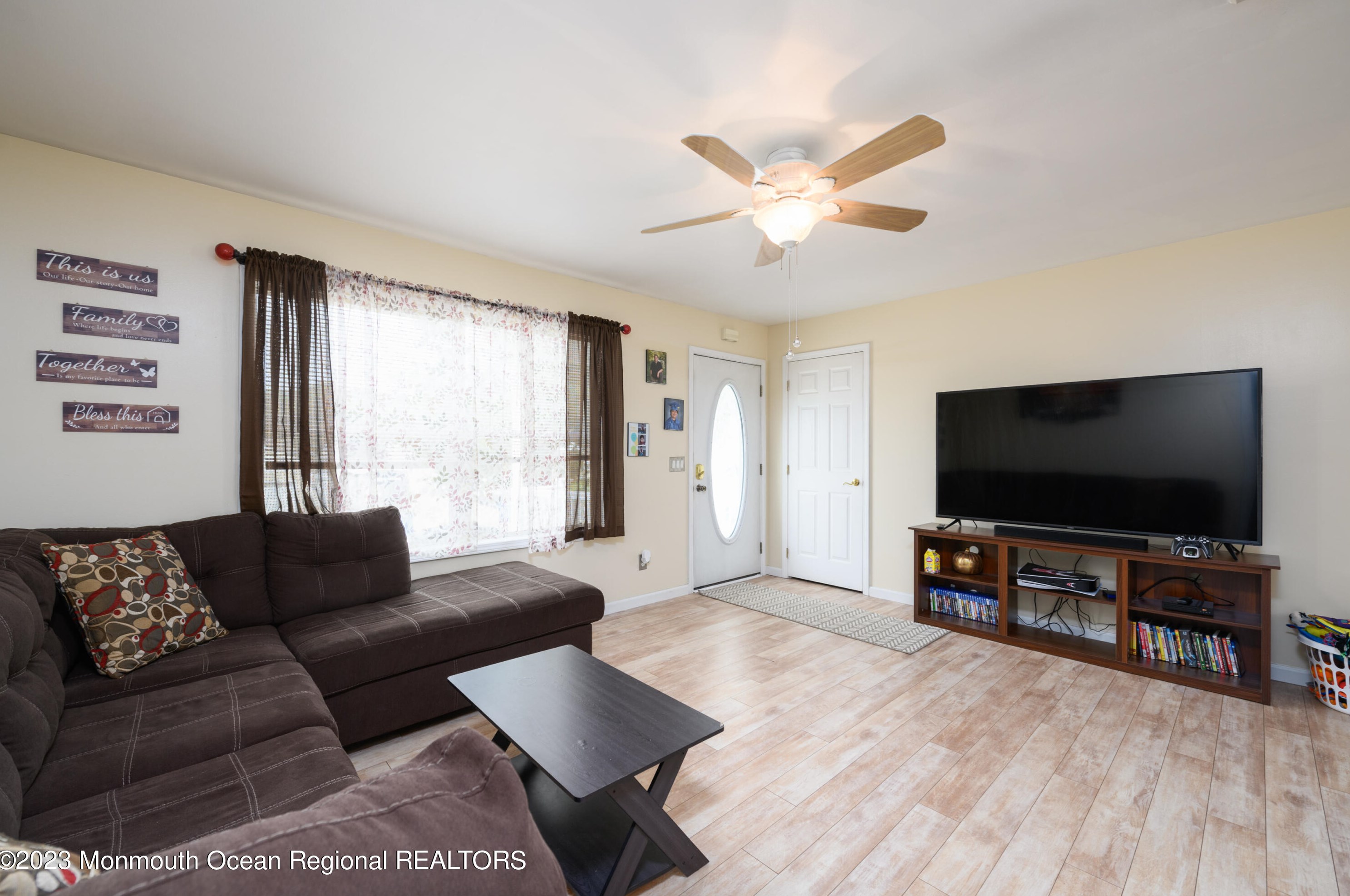 495 Lighthouse Dr, Cedar Bonnet Island, NJ 08050