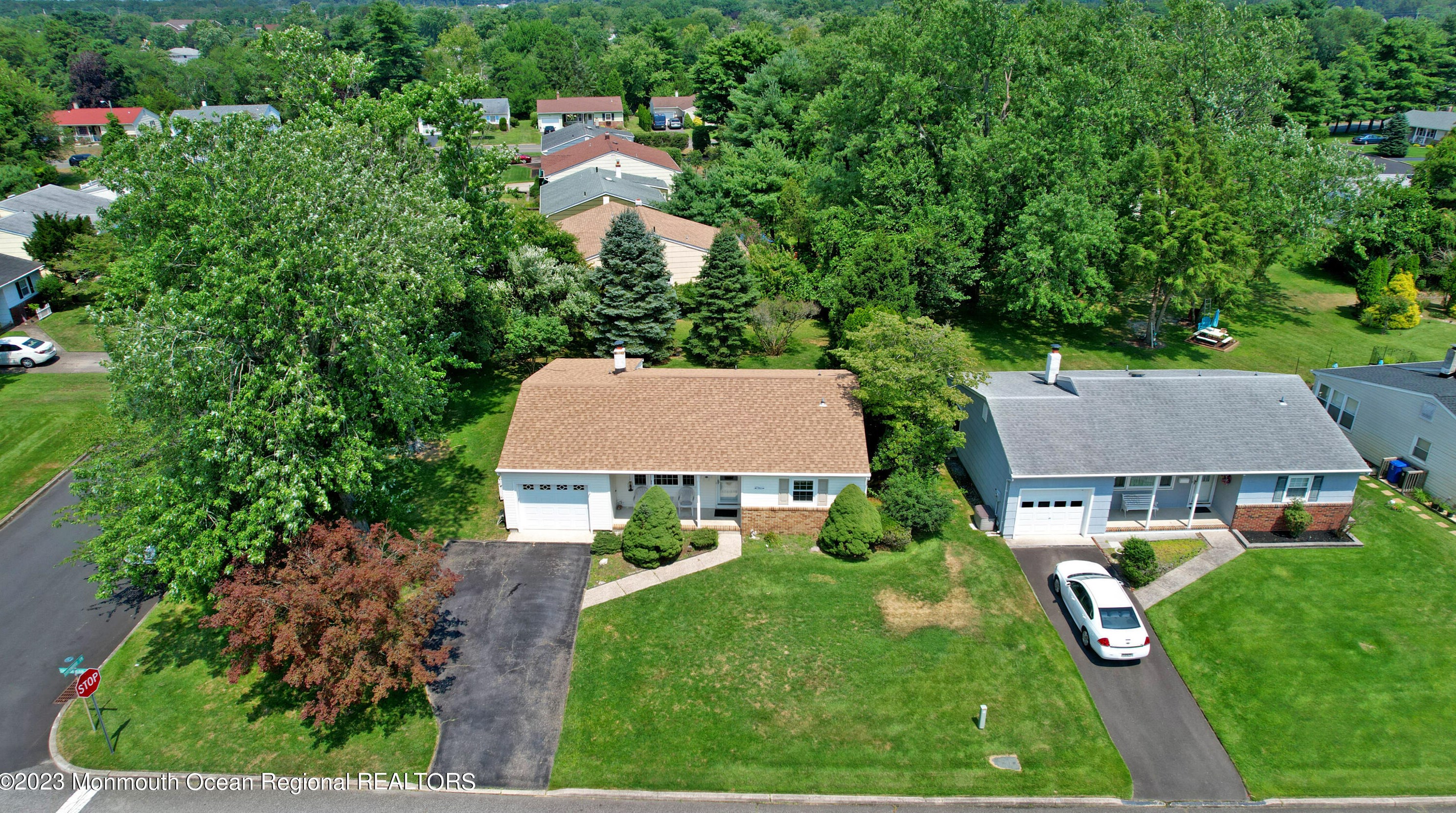 1 Chamberlain Dr, Toms River, NJ 08757-4438