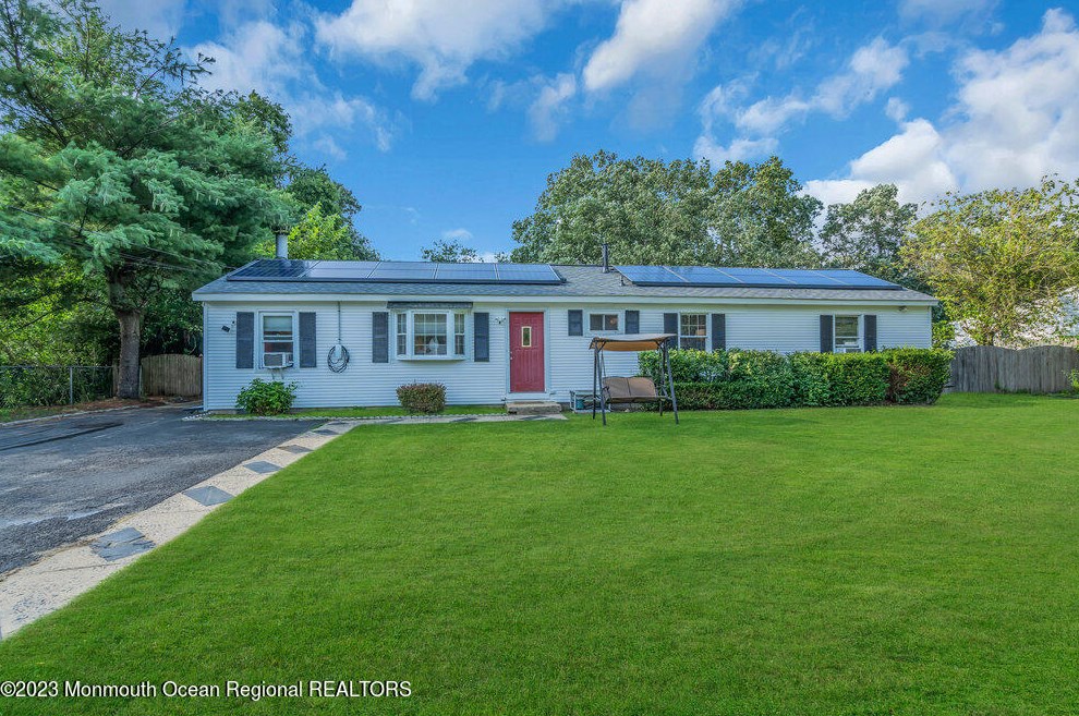 26 Brookside Dr, Wall Township, NJ 07731-1315